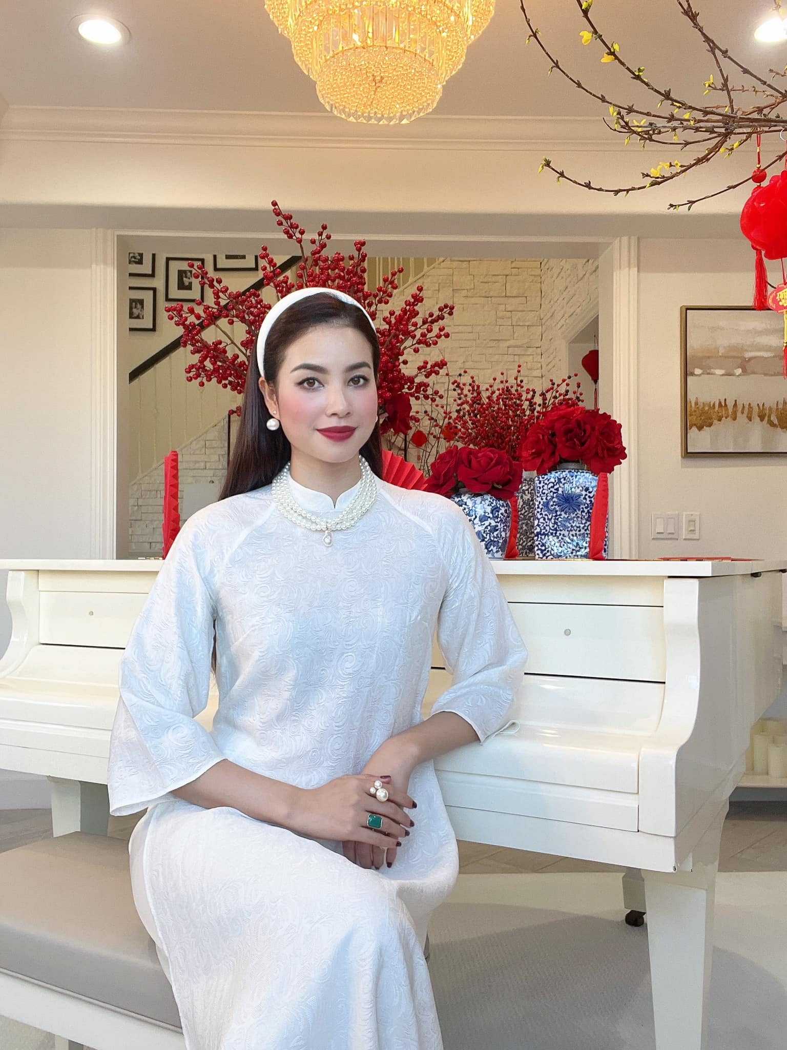 Hoa hậu Việt lấy chồng 6 năm chưa công khai danh tính, tuổi 34 làm chủ tiệm hoa, ở biệt thự 7 phòng- Ảnh 3.