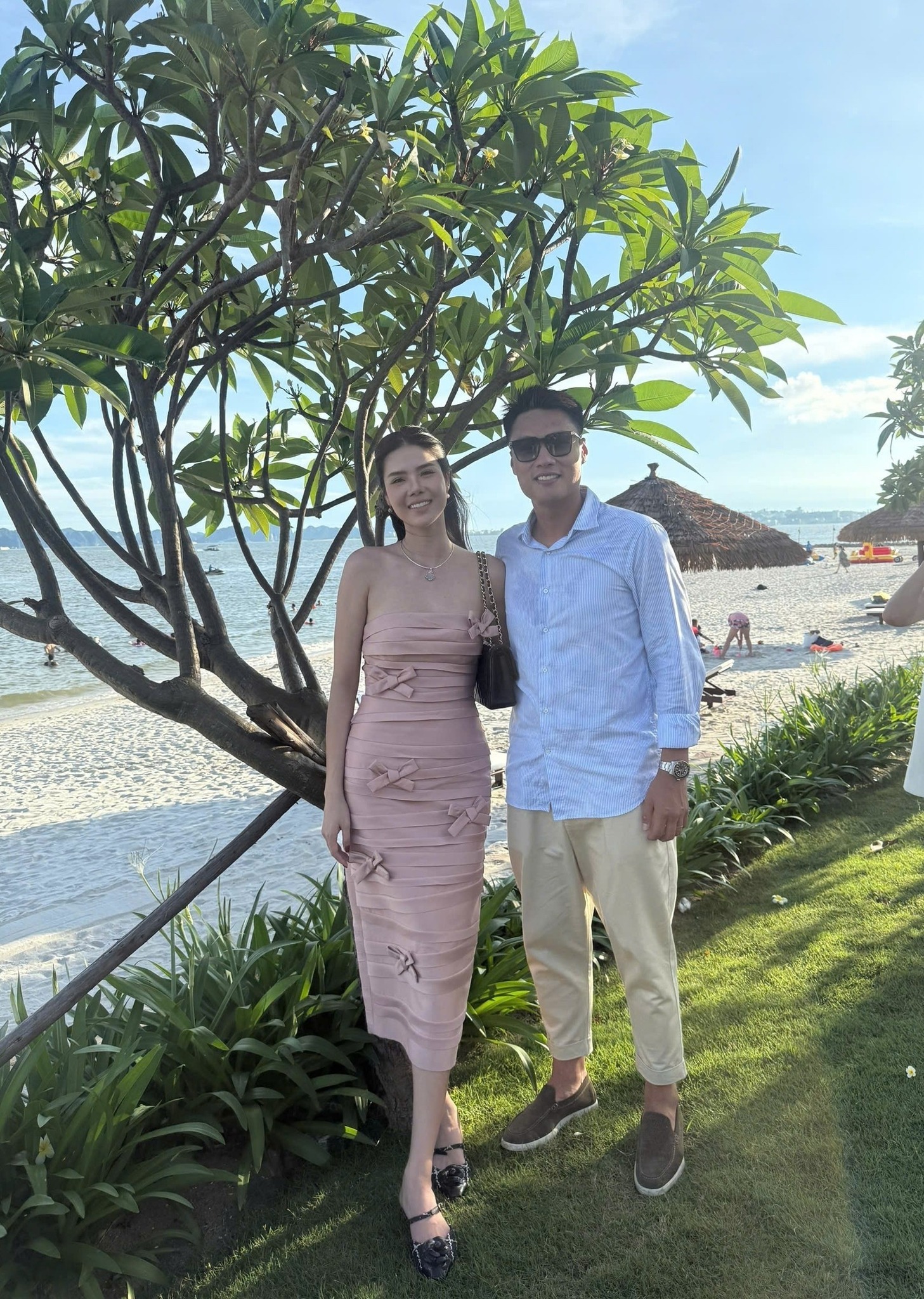 Vợ chồng Mạc Hồng Quân - Kỳ Hân bỗng gọi tên Ly Kute, đọc thẳng từ 