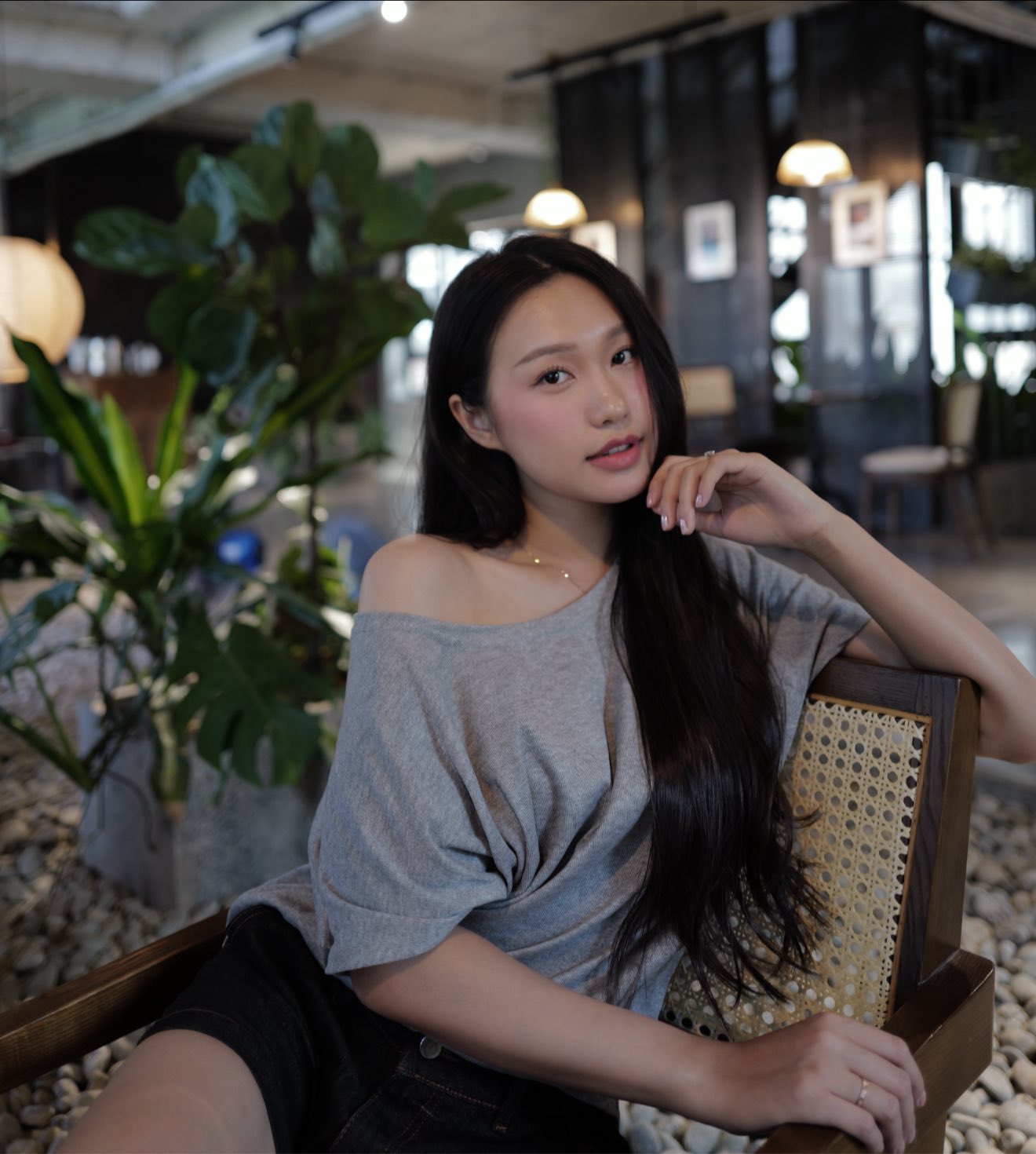 Doãn Hải My - vợ Văn Hậu xinh quá, nhìn sang 