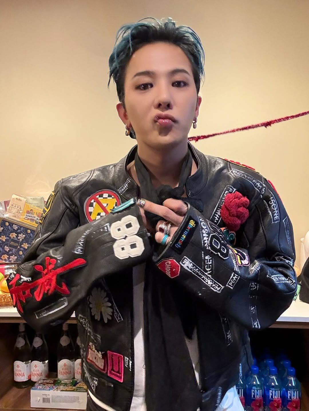 Cả cõi mạng áp lực vì săn vé concert G-DRAGON tại Hà Nội: Hơn 360 nghìn người xếp hàng chỉ sau 1 phút, vé VVIP sold-out nhanh như gió!- Ảnh 6.