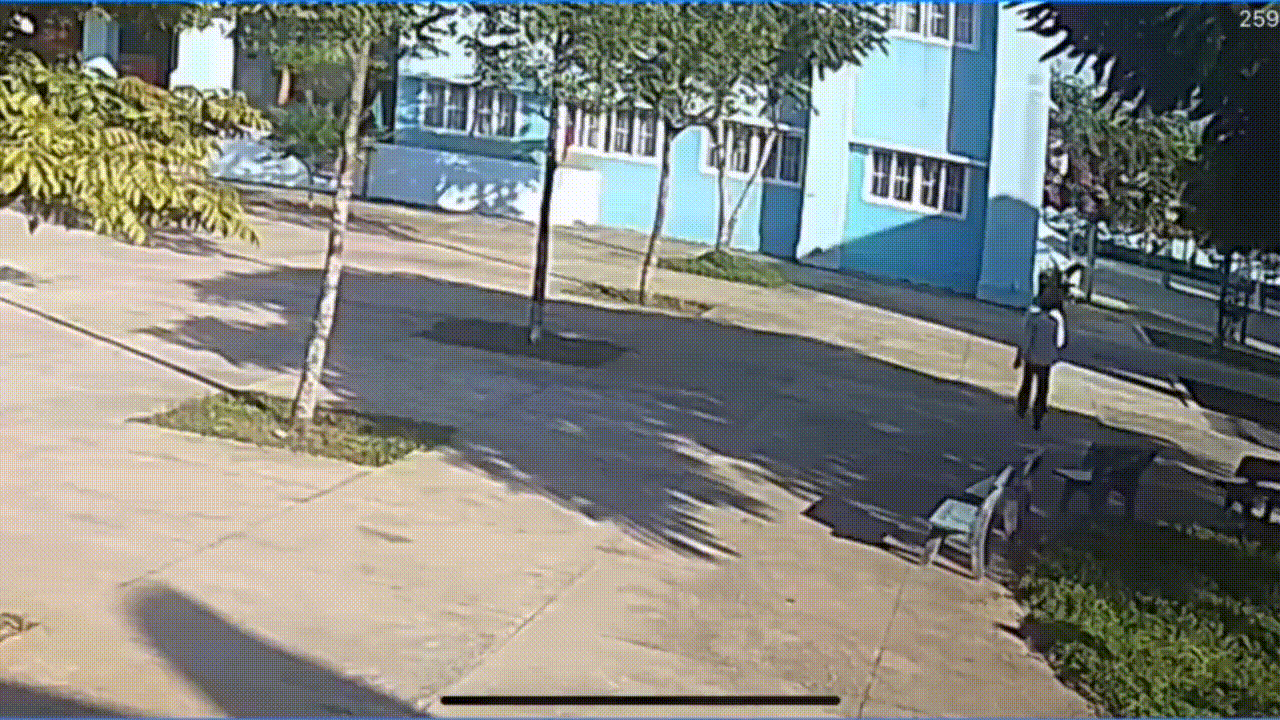 Hồ sơ 'cá biệt' của thầy giáo bóp cổ đồng nghiệp khi bị nhắc đỗ xe sai quy định- Ảnh 2.