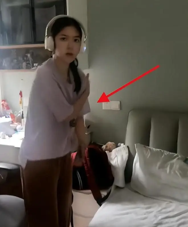 Đăng video con gái lên mạng, người mẹ nhận về loạt chỉ trích: "Đừng bao giờ làm vậy với con mình!"- Ảnh 1.