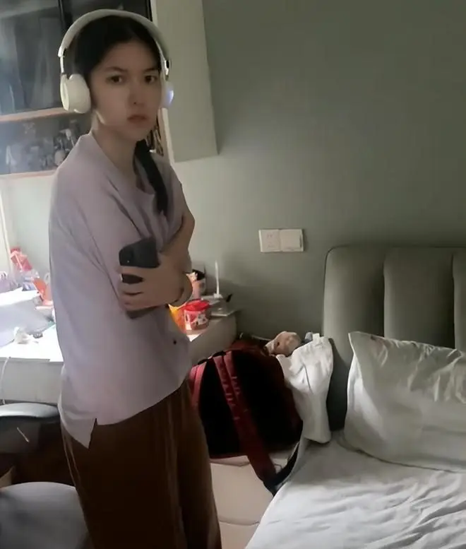 Đăng video con gái lên mạng, người mẹ nhận về loạt chỉ trích: "Đừng bao giờ làm vậy với con mình!"- Ảnh 2.