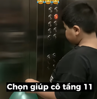 Điều gì khiến cậu nhóc trong ảnh sợ xanh mặt vậy? Biết lý do, đảm bảo bạn cười ngất!- Ảnh 1.