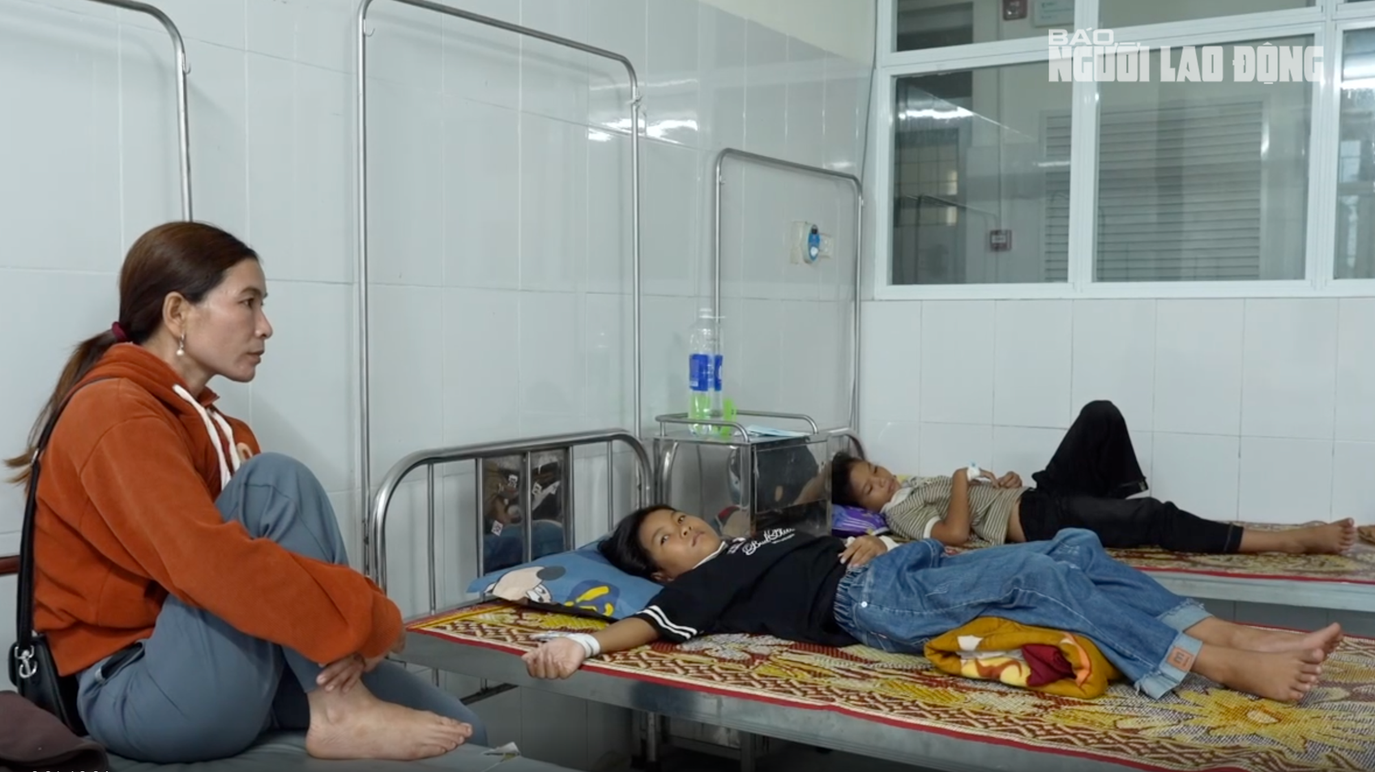 NÓNG: Vụ 40 học sinh nhập viện, bánh tày dương tính với vi khuẩn gây ngộ độc- Ảnh 2.