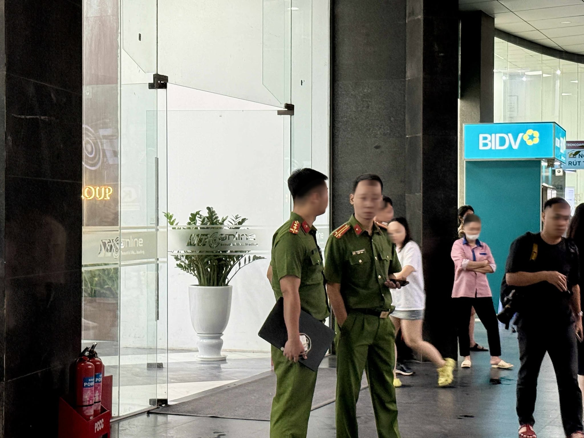 Làm việc với Shark Bình, nhiều công an có mặt tại công ty- Ảnh 3.