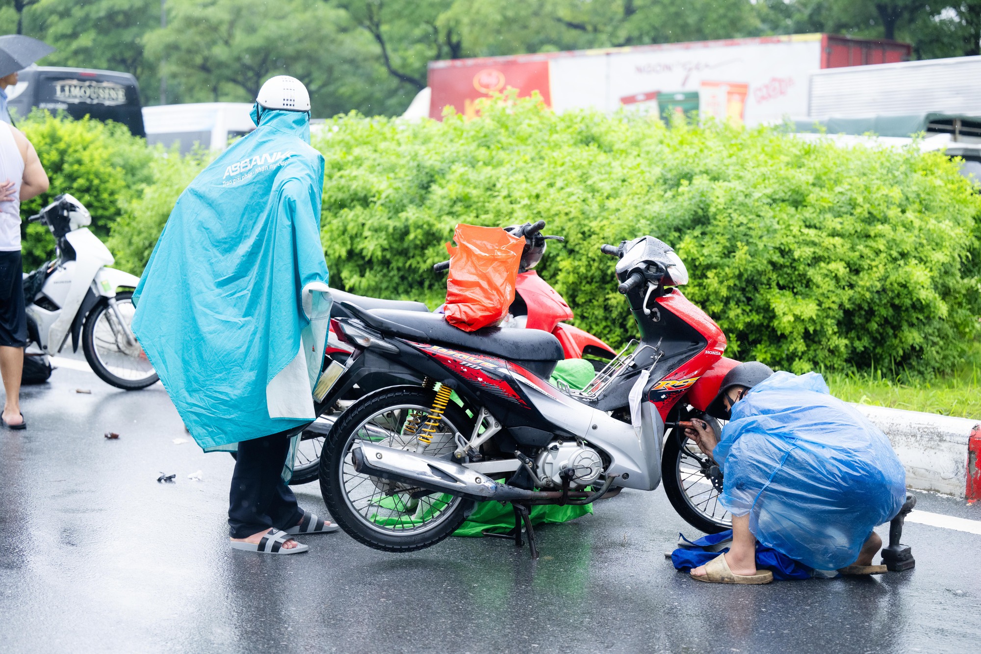 Nhiều người Hà Nội hôm nay ra đường là mất... ngày lương!- Ảnh 10.