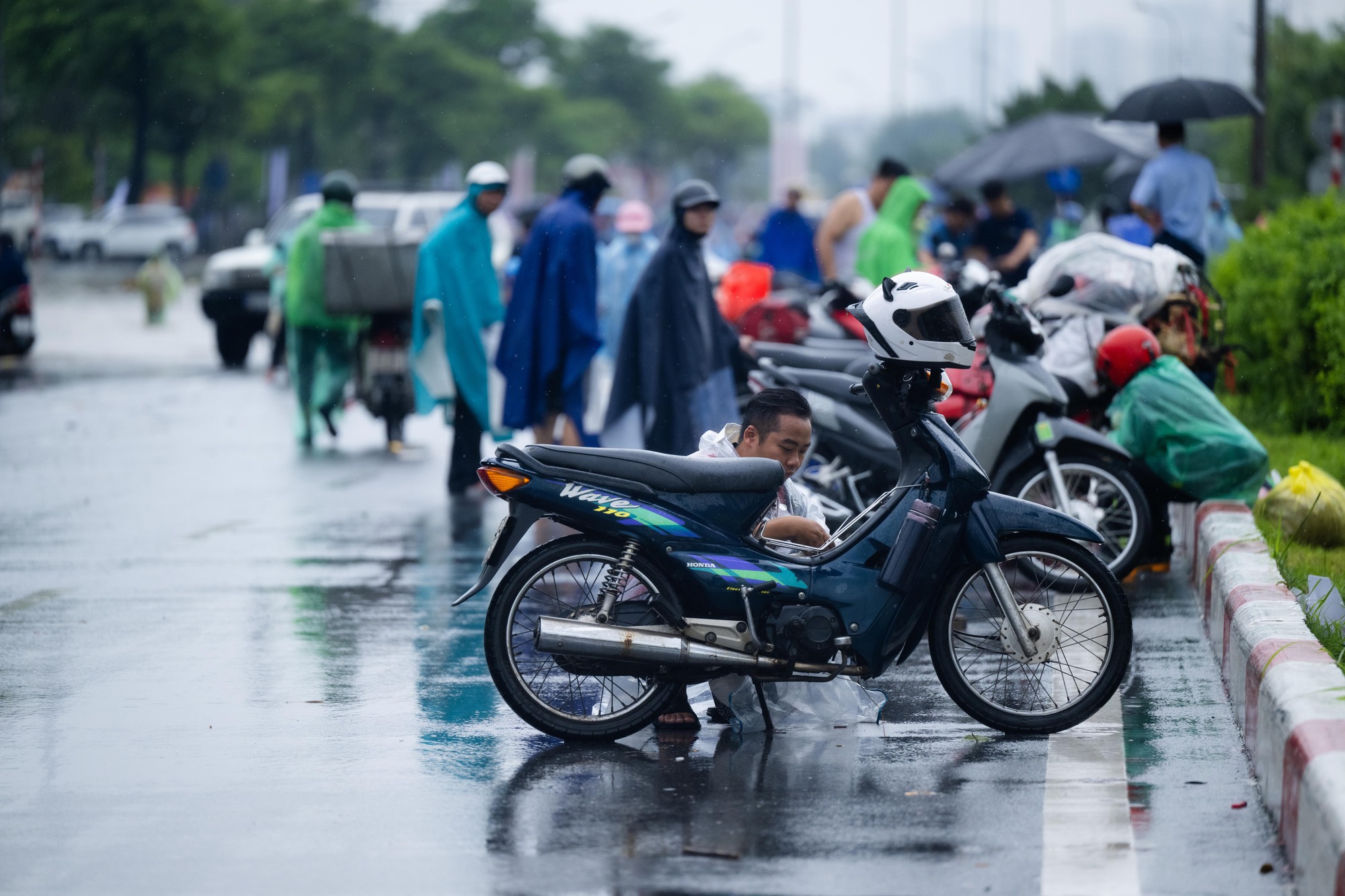 Nhiều người Hà Nội hôm nay ra đường là mất... ngày lương!- Ảnh 8.