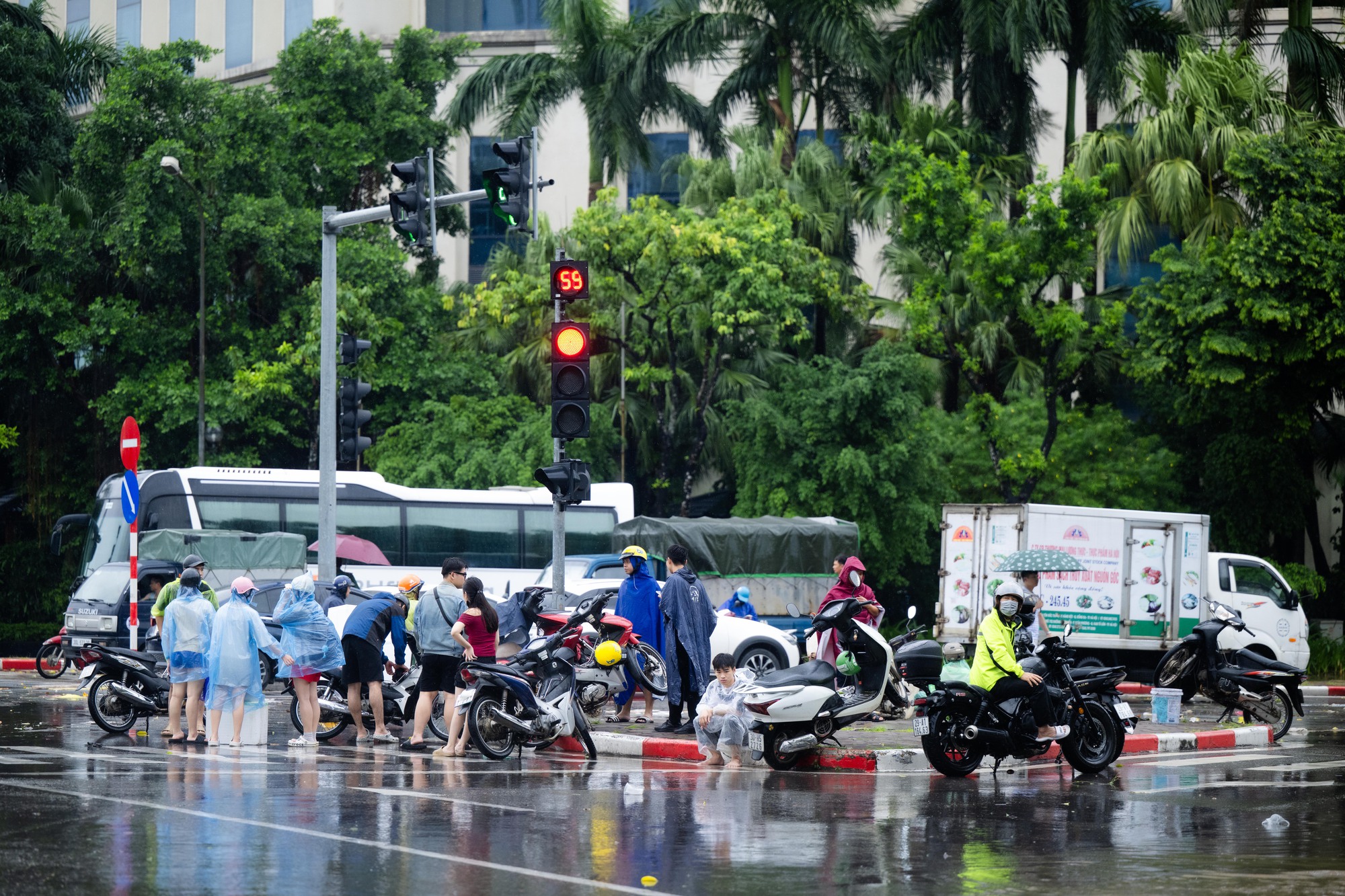 Nhiều người Hà Nội hôm nay ra đường là mất... ngày lương!- Ảnh 7.