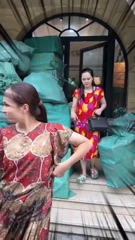 Vợ Duy Mạnh mặc đồ như 