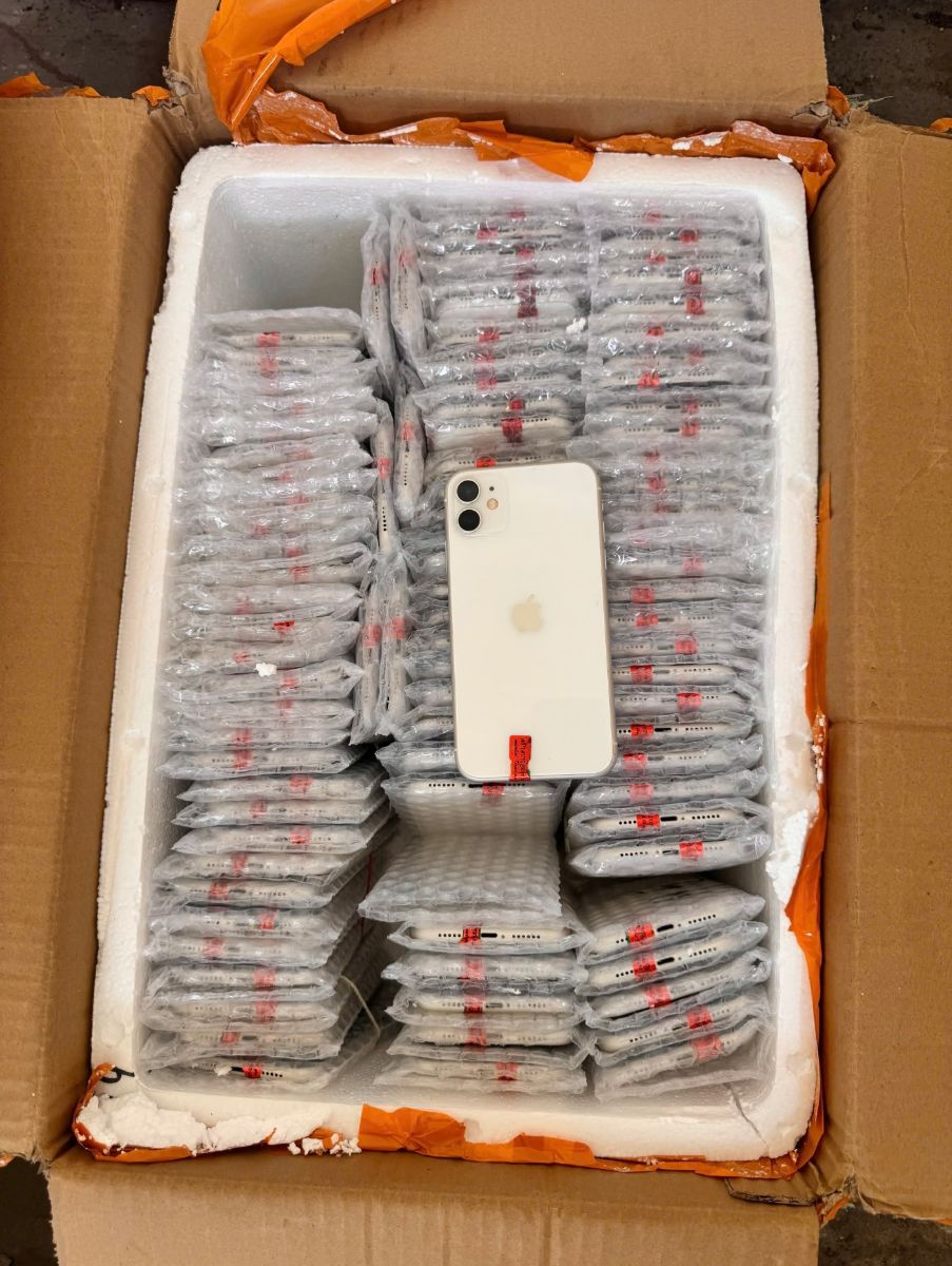 Gần 5.000 điện thoại iPhone, OPPO nhập lậu bị tóm gọn trong phút chót, người mua hàng xách tay nên cảnh giác!- Ảnh 4.