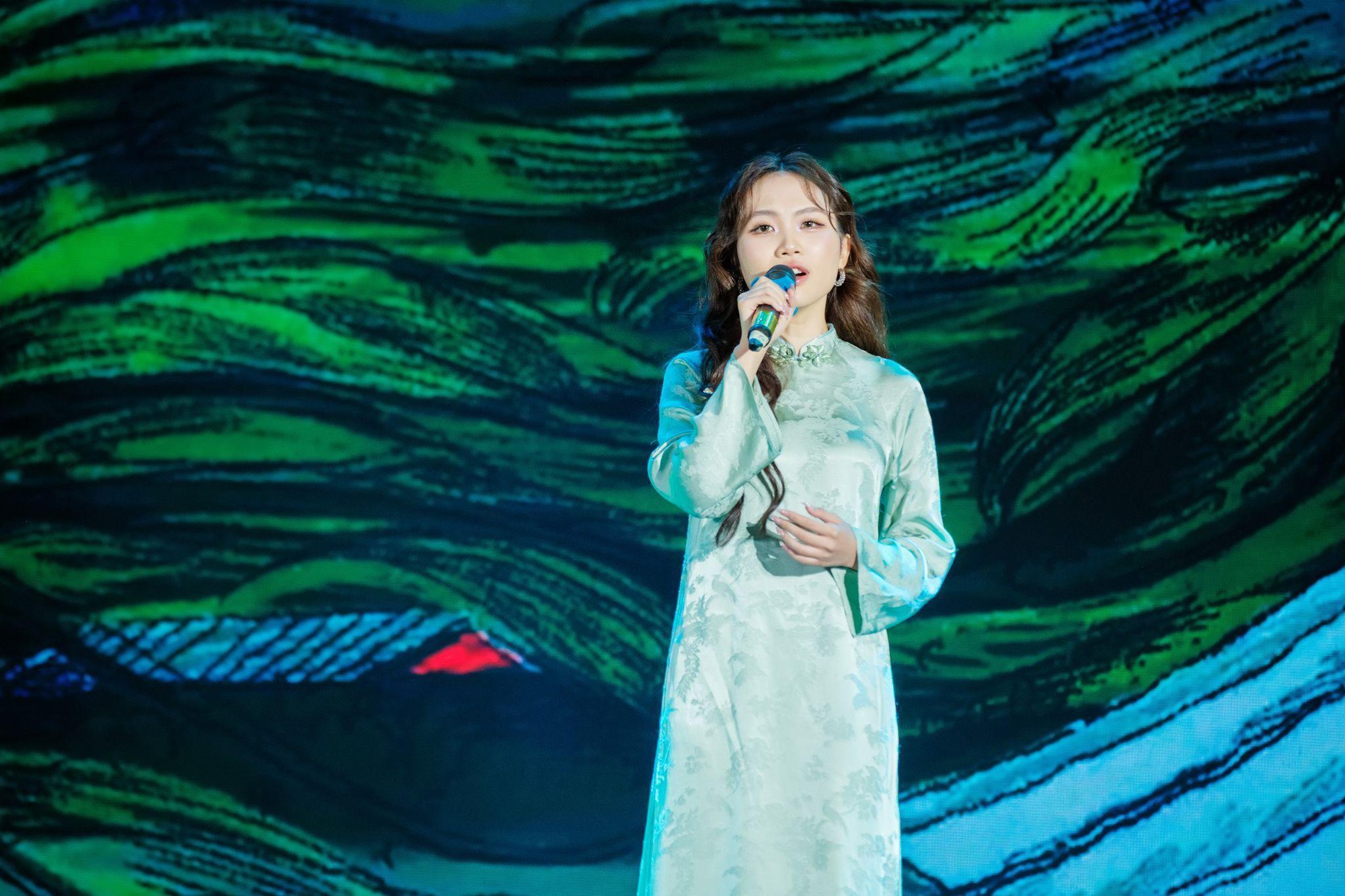 “Chung tay vì đồng bào” quyên góp được hơn 10 tỷ đồng giúp người dân vùng bão lũ- Ảnh 7.