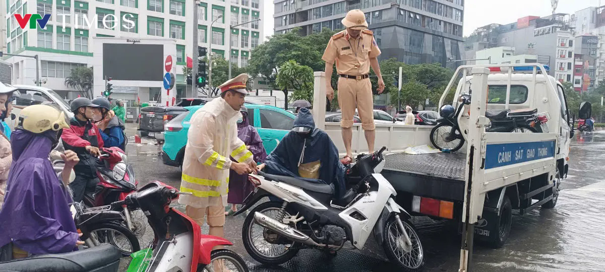 Hà Nội: Phát hiện rò điện khu vực ngập nước- Ảnh 2.