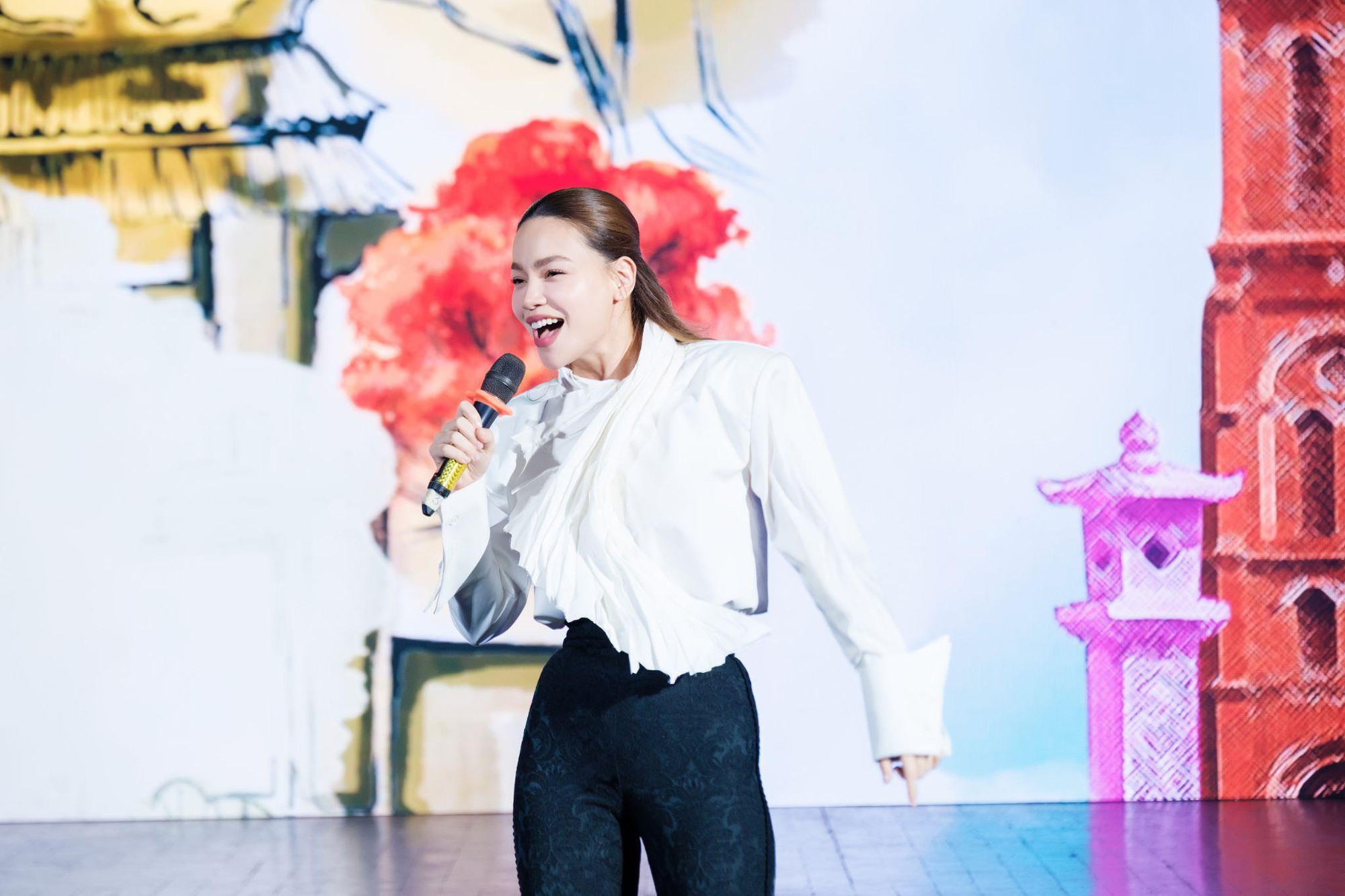 “Chung tay vì đồng bào” quyên góp được hơn 10 tỷ đồng giúp người dân vùng bão lũ- Ảnh 6.