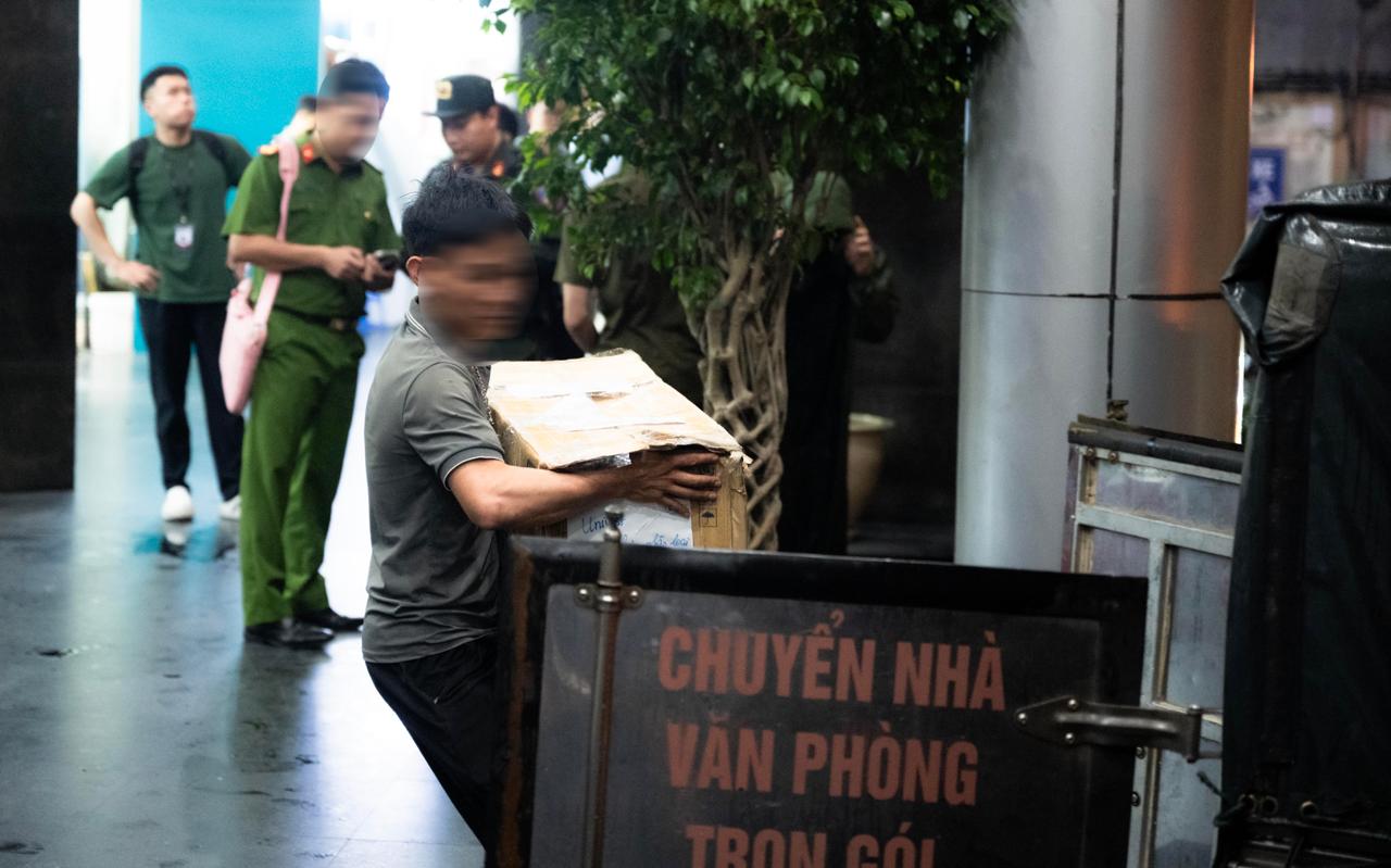 Tối 7/10: Căng thẳng tại trụ sở công ty Shark Bình- Ảnh 7.