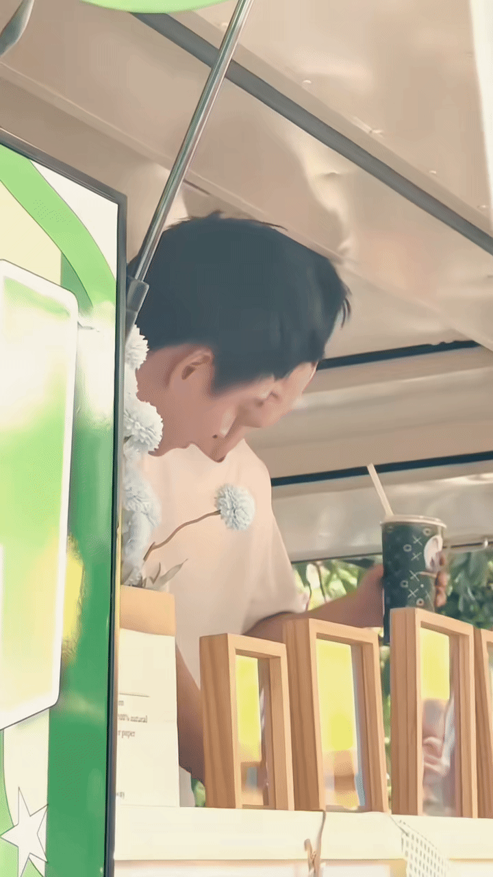 Tắt điện thoại vẫn chưa hết u mê Anh Trai được ví như bạch nguyệt quang, visual kết hợp giữa Tăng Duy Tân và mỹ nam hot nhất showbiz- Ảnh 1.