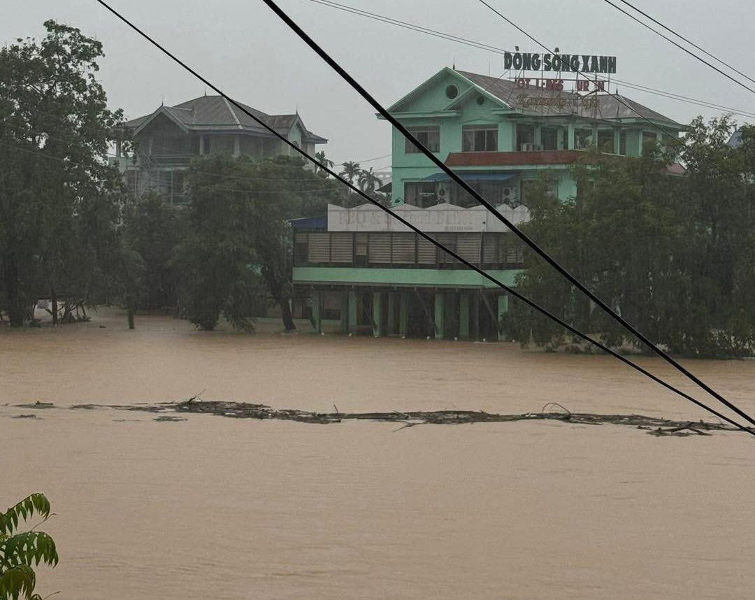 Thái Nguyên mưa như trút, mực nước sông Cầu có thể vượt đỉnh lũ lịch sử năm 2024- Ảnh 3.