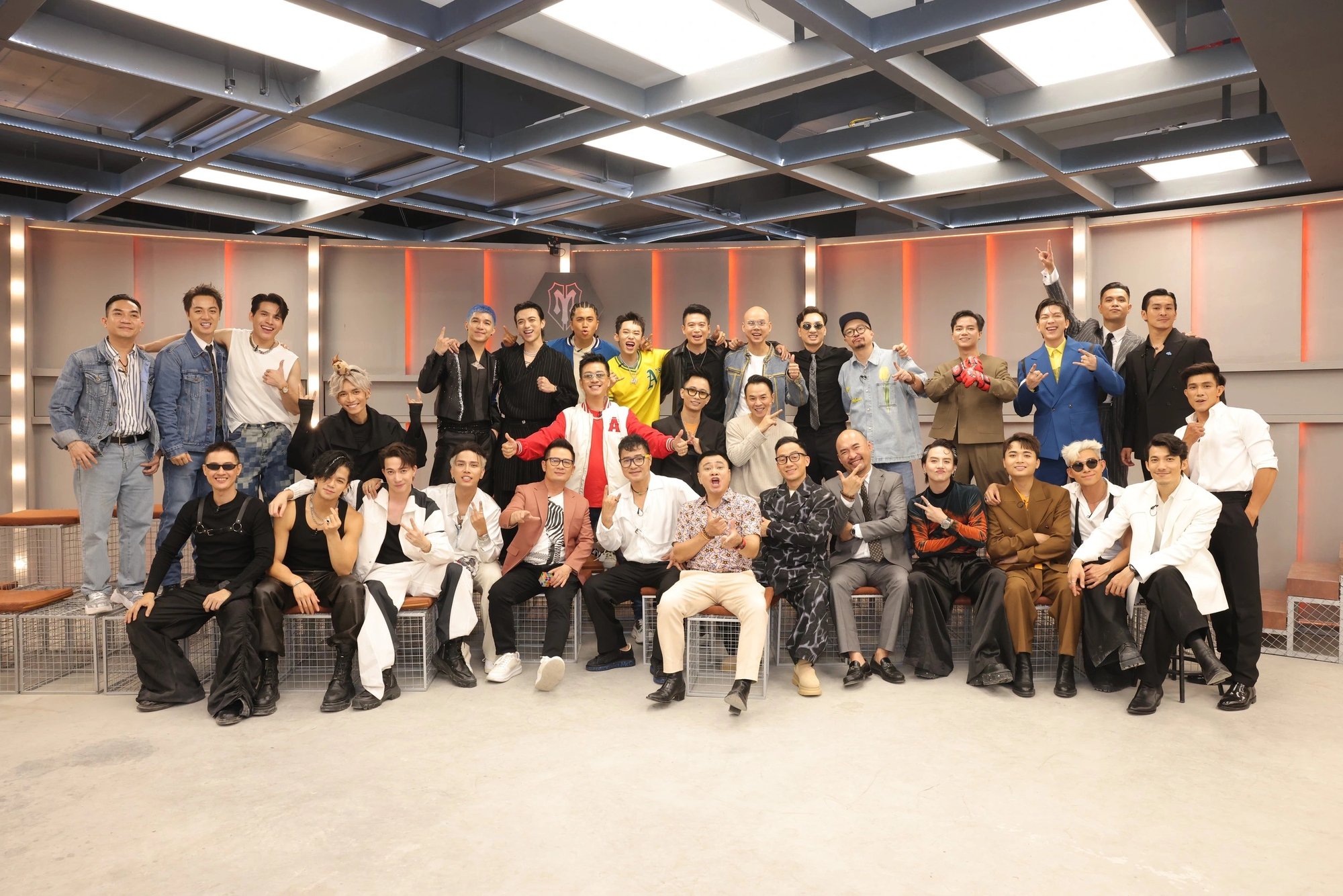 Concert đầu tiên tại Việt Nam kéo dài 10 tiếng gây sốc: Vũ trụ Anh Tài - Chị Đẹp - Tân Binh tập hợp!- Ảnh 2.