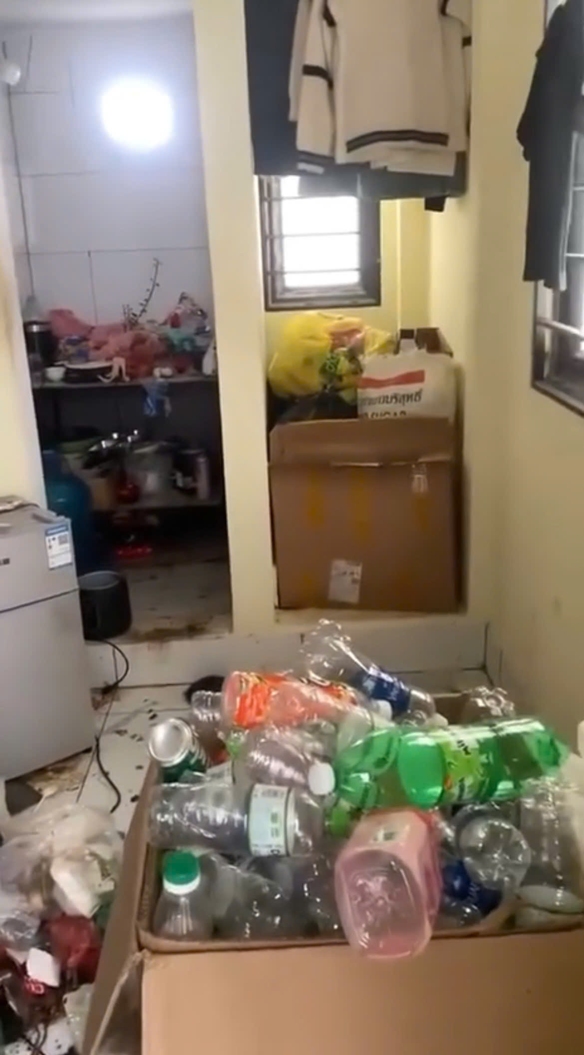 Su&yacute;t ngất khi biết đ&acirc;y l&agrave; ph&ograve;ng của một nữ sinh 2k1!- Ảnh 2.