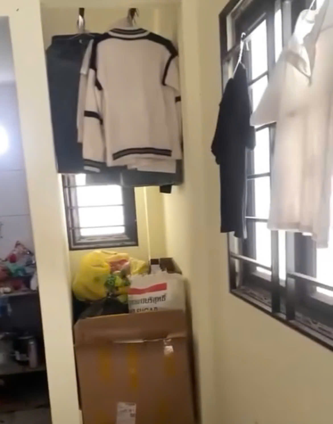 Su&yacute;t ngất khi biết đ&acirc;y l&agrave; ph&ograve;ng của một nữ sinh 2k1!- Ảnh 4.