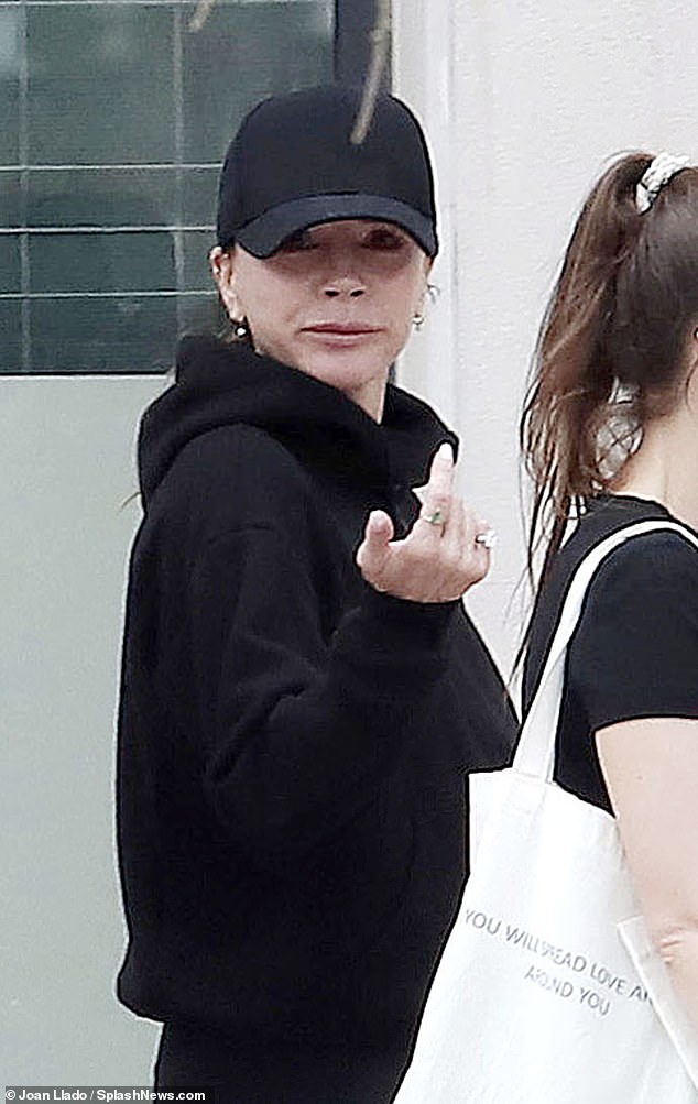 "Tiểu mỹ nhân" Harper Beckham bị paparazzi "dìm" thê thảm!- Ảnh 10.
