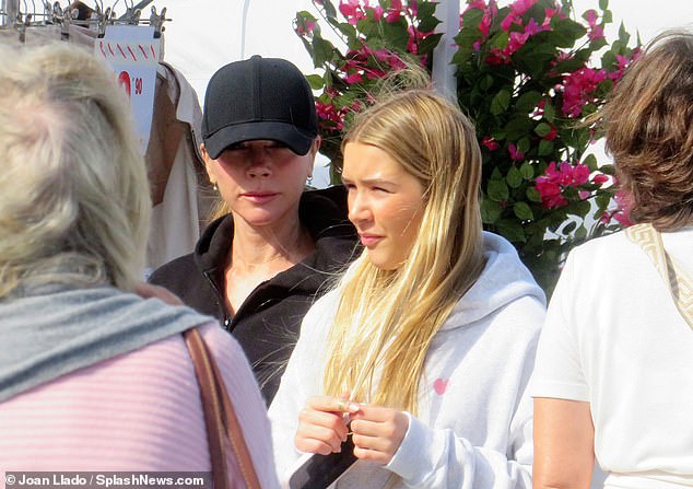 "Tiểu mỹ nhân" Harper Beckham bị paparazzi "dìm" thê thảm!- Ảnh 2.