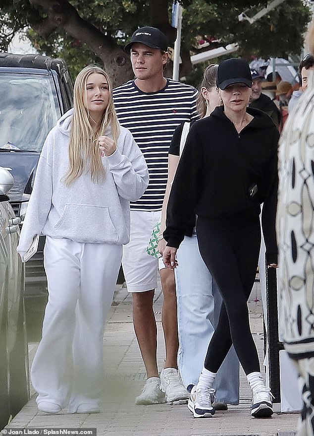 "Tiểu mỹ nhân" Harper Beckham bị paparazzi "dìm" thê thảm!- Ảnh 6.