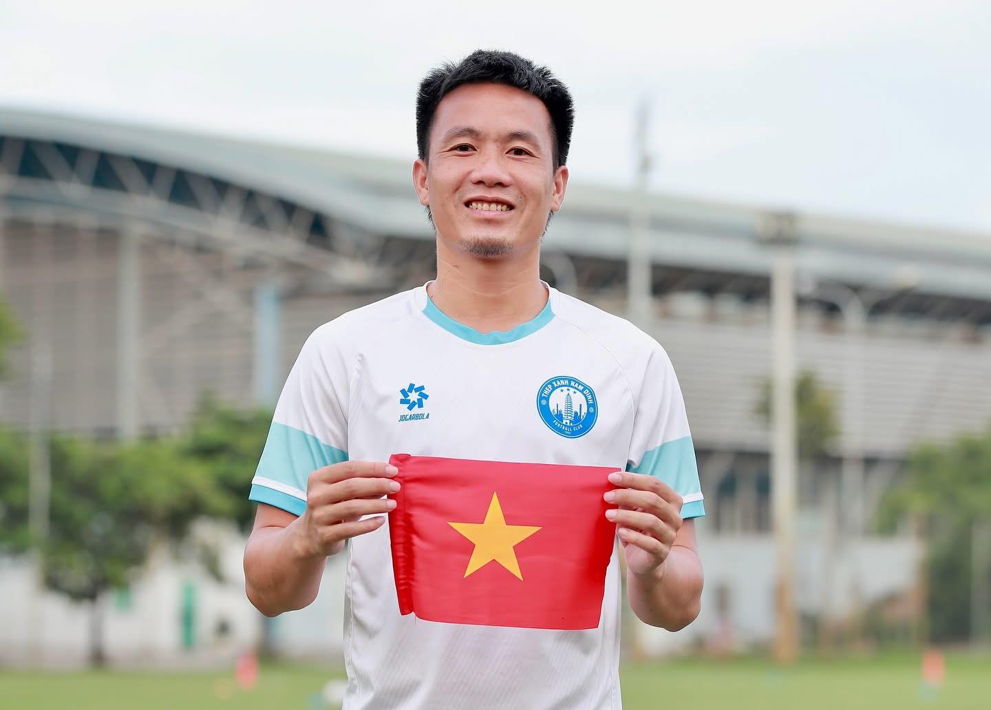 Cầu thủ ĐT Việt Nam Tô Văn Vũ cùng đồng bào cả nước chung tay hướng về Thái Nguyên- Ảnh 1.