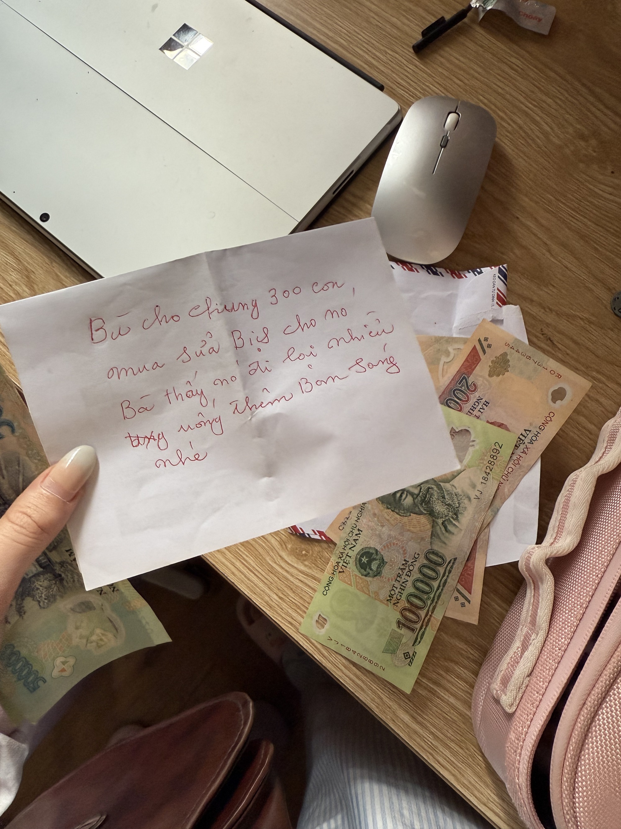 &ldquo;Phấn đấu mỗi nh&agrave; c&oacute; 1 b&aacute;c sĩ&rdquo;: Ch&agrave;ng trai lần đầu ra mắt, chưa kịp r&oacute;t nước đ&atilde; xin... xem đơn thuốc!- Ảnh 3.