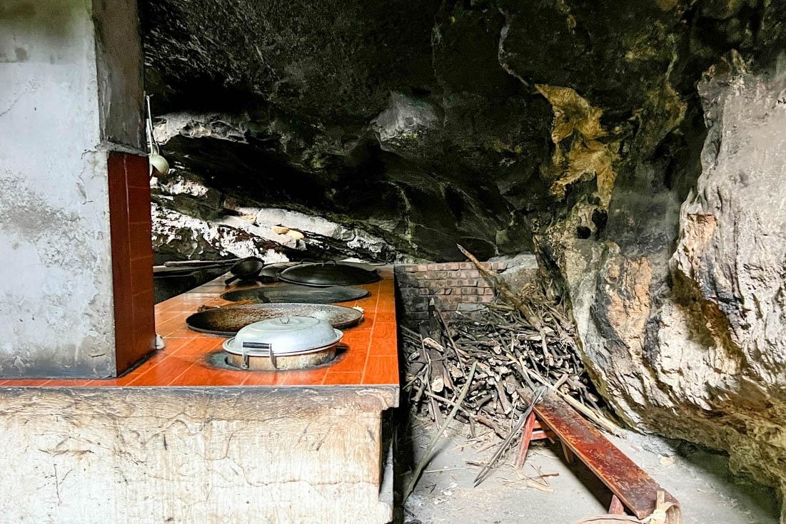 Có gì bên trong biệt thự gỗ 5 tầng "mọc" ra từ vách đá, thiết kế thông minh, được trả 18 tỷ chủ nhân cũng không bán?- Ảnh 9.