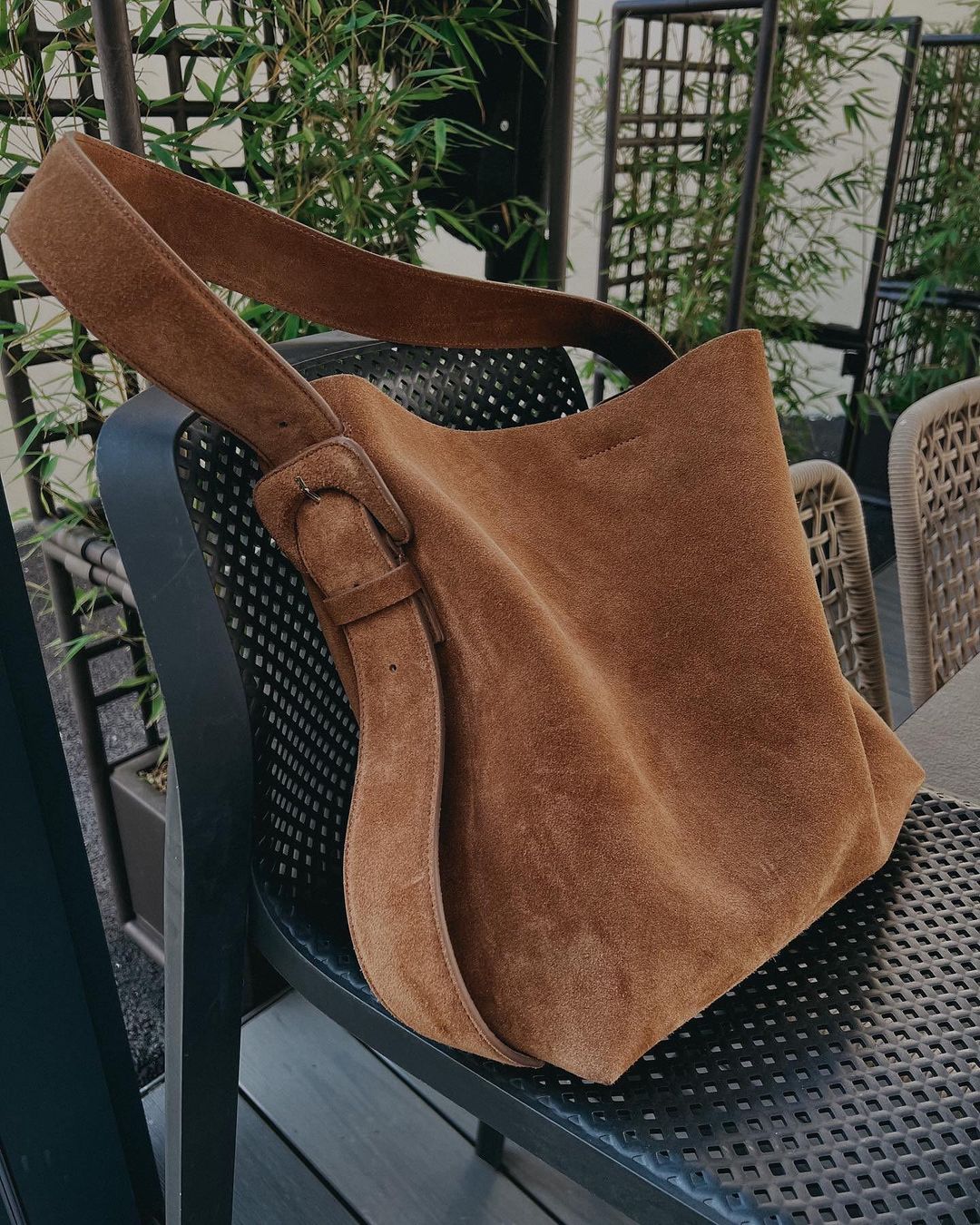 Năm 40 tuổi, t&ocirc;i nhận ra 3 b&iacute; quyết để m&ugrave;a thu mặc vừa trẻ vừa sang- Ảnh 7.