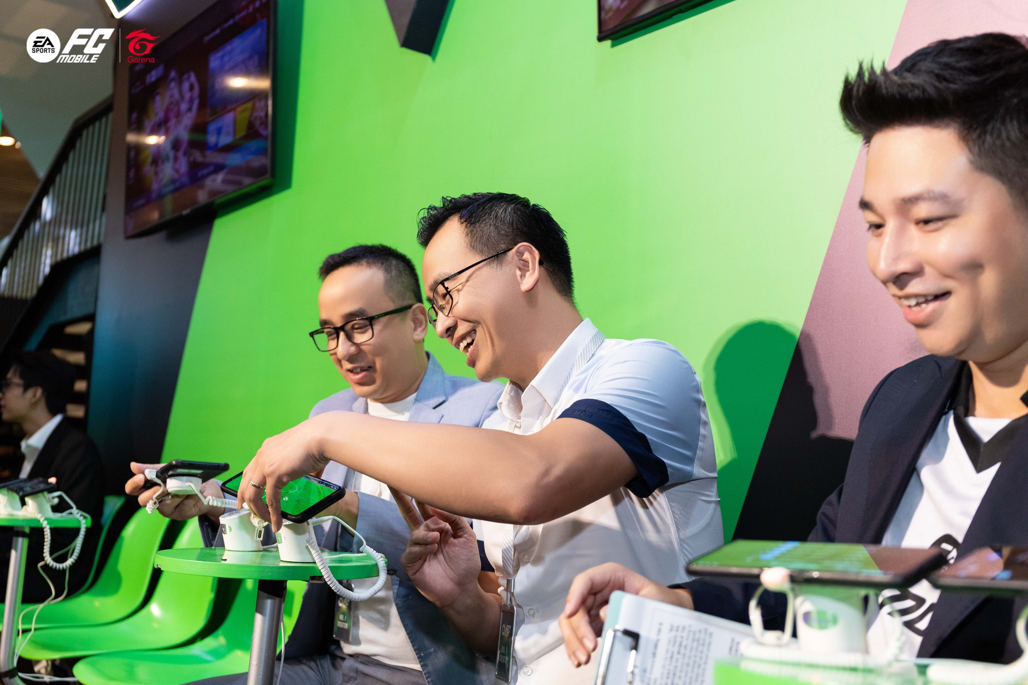 Văn Toàn đối đầu Văn Hậu trong trận cầu đặc biệt của FC Mobile Việt Nam, game thủ Việt đón tin vui lớn- Ảnh 7.