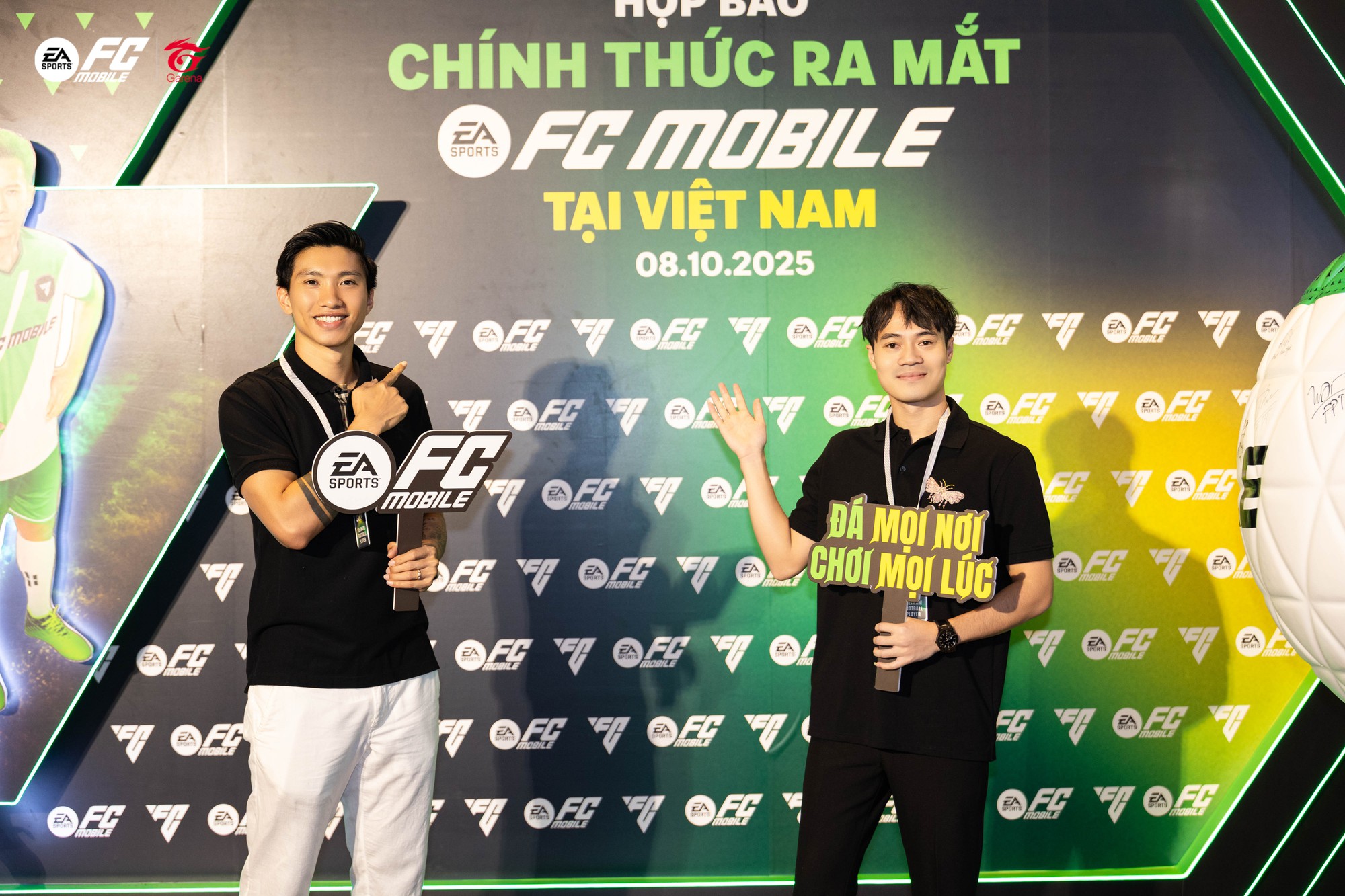 Văn Toàn đối đầu Văn Hậu trong trận cầu đặc biệt của FC Mobile Việt Nam, game thủ Việt đón tin vui lớn- Ảnh 2.
