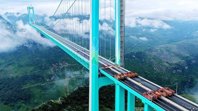 Trung Quốc xây cầu hơn 7.400 tỷ đồng bắc ngang qua “vết nứt của Trái đất”: Tích hợp cả khu du lịch trên không, du khách được ngồi uống cà phê ở độ cao hơn 600m- Ảnh 4.