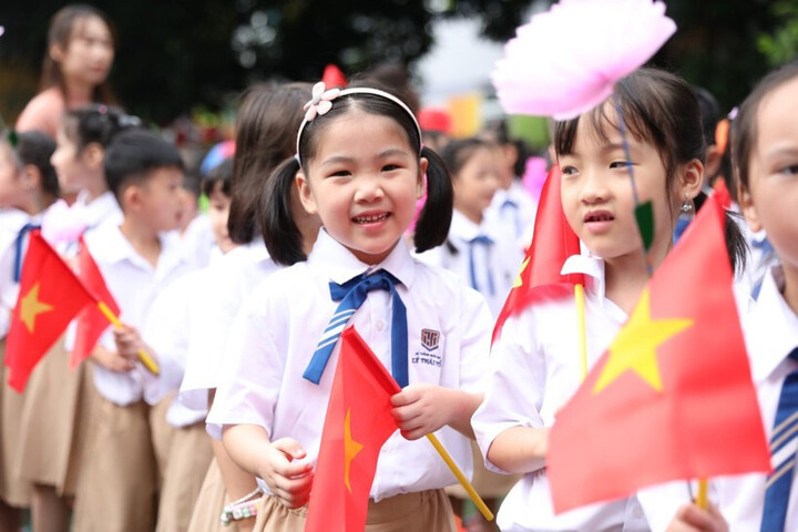 Học sinh công lập tại Hà Nội được miễn học phí từ năm học 2025-2026- Ảnh 1.