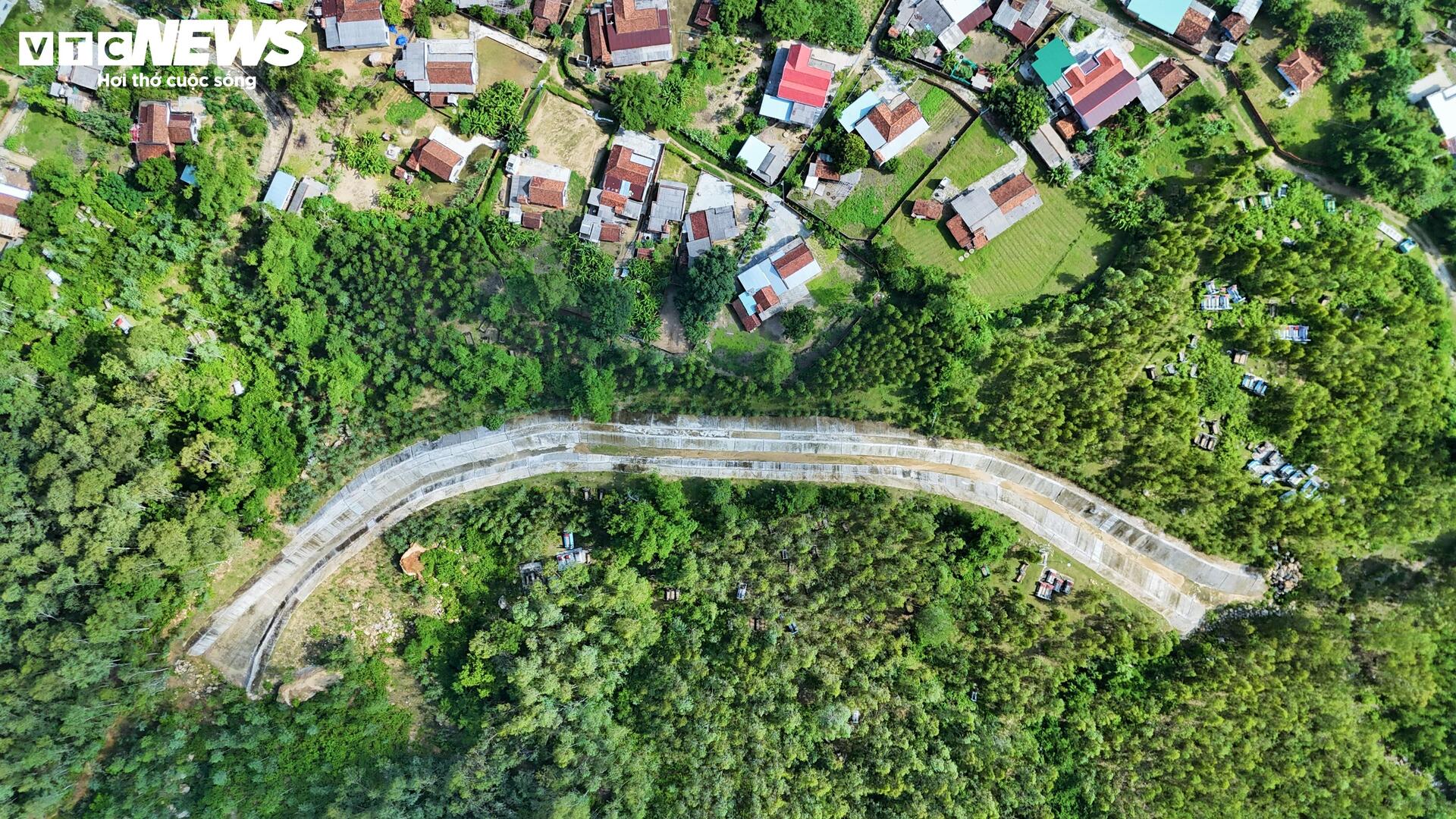 4 năm sau sạt lở kinh hoàng, người dân dưới chân núi Cấm vẫn ôm đồ đi ở nhờ- Ảnh 4.