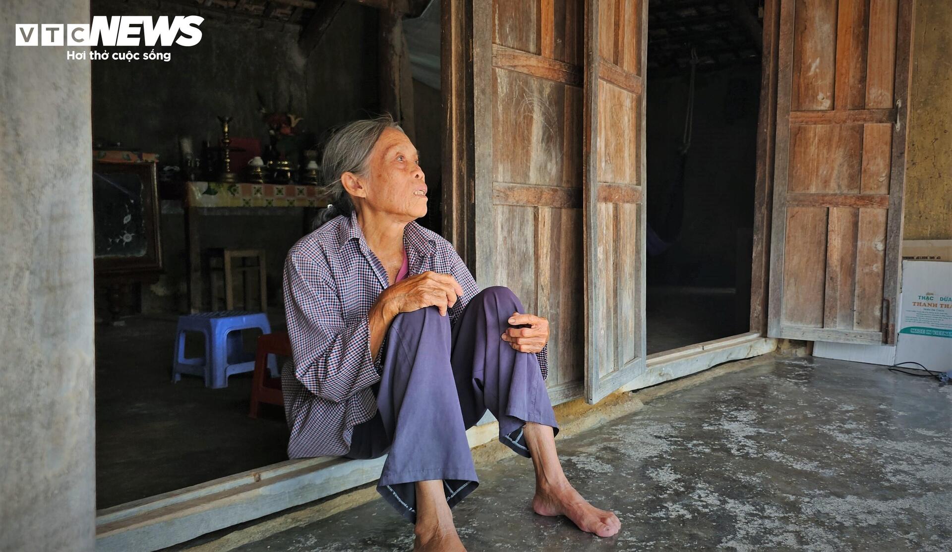 4 năm sau sạt lở kinh hoàng, người dân dưới chân núi Cấm vẫn ôm đồ đi ở nhờ- Ảnh 7.