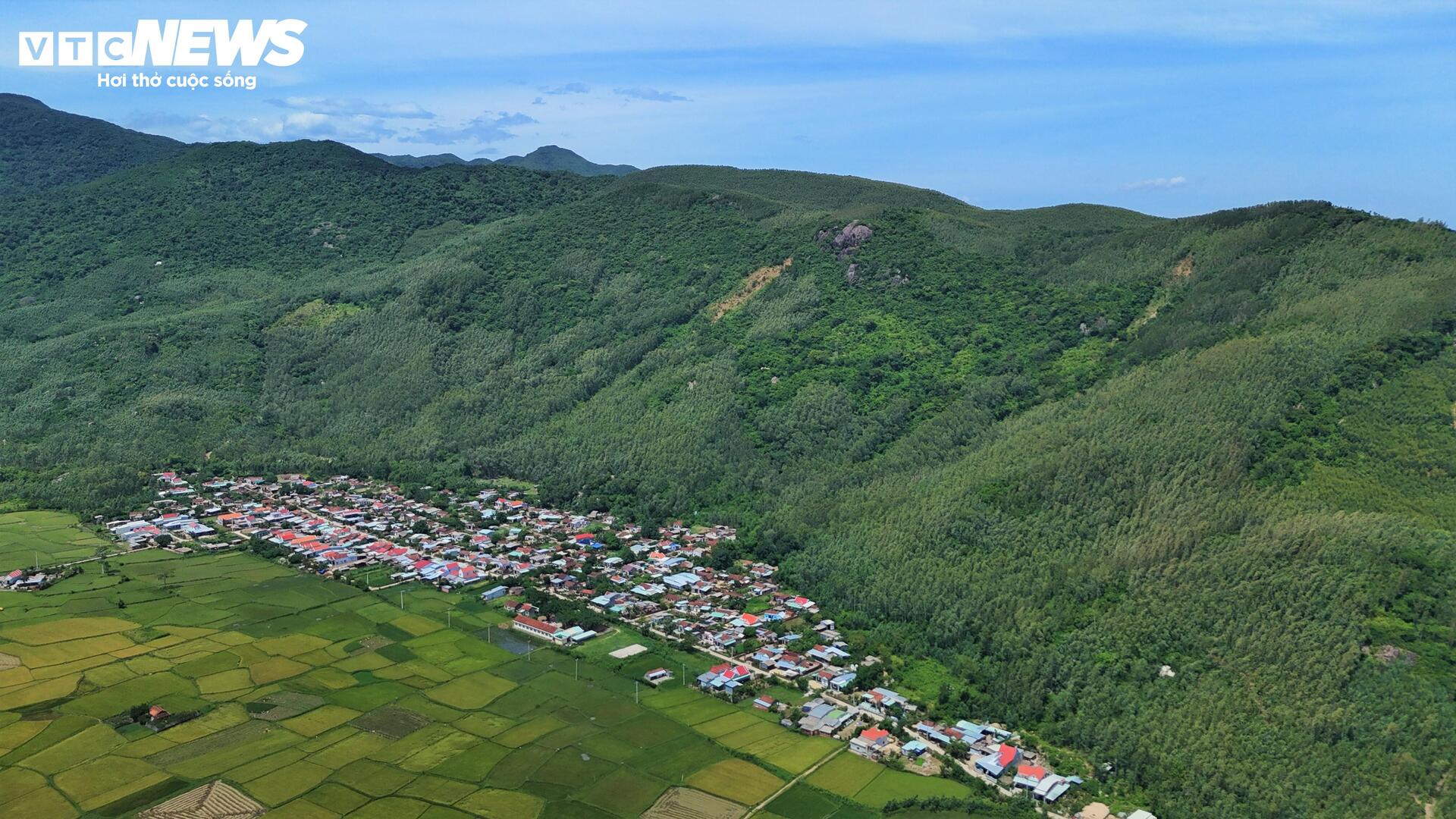 4 năm sau sạt lở kinh hoàng, người dân dưới chân núi Cấm vẫn ôm đồ đi ở nhờ- Ảnh 15.