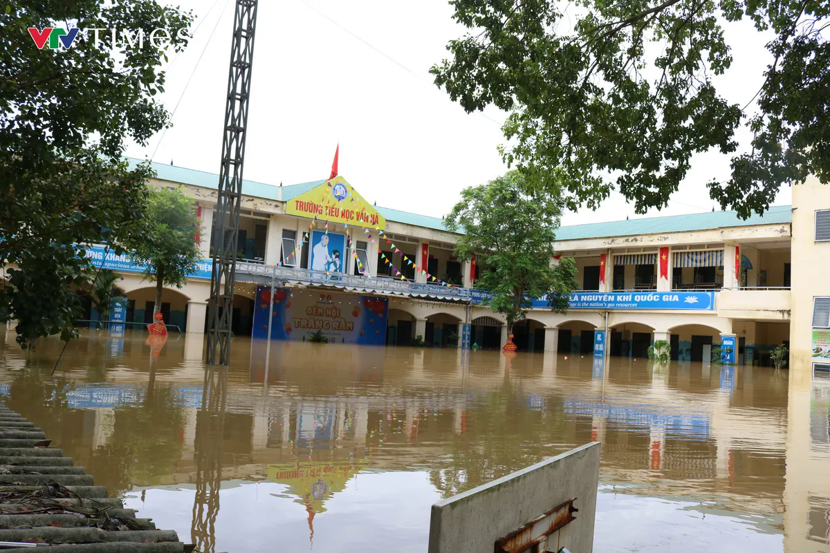 Bắc Ninh: Lũ nối đuôi cô lập hàng nghìn hộ dân- Ảnh 13.