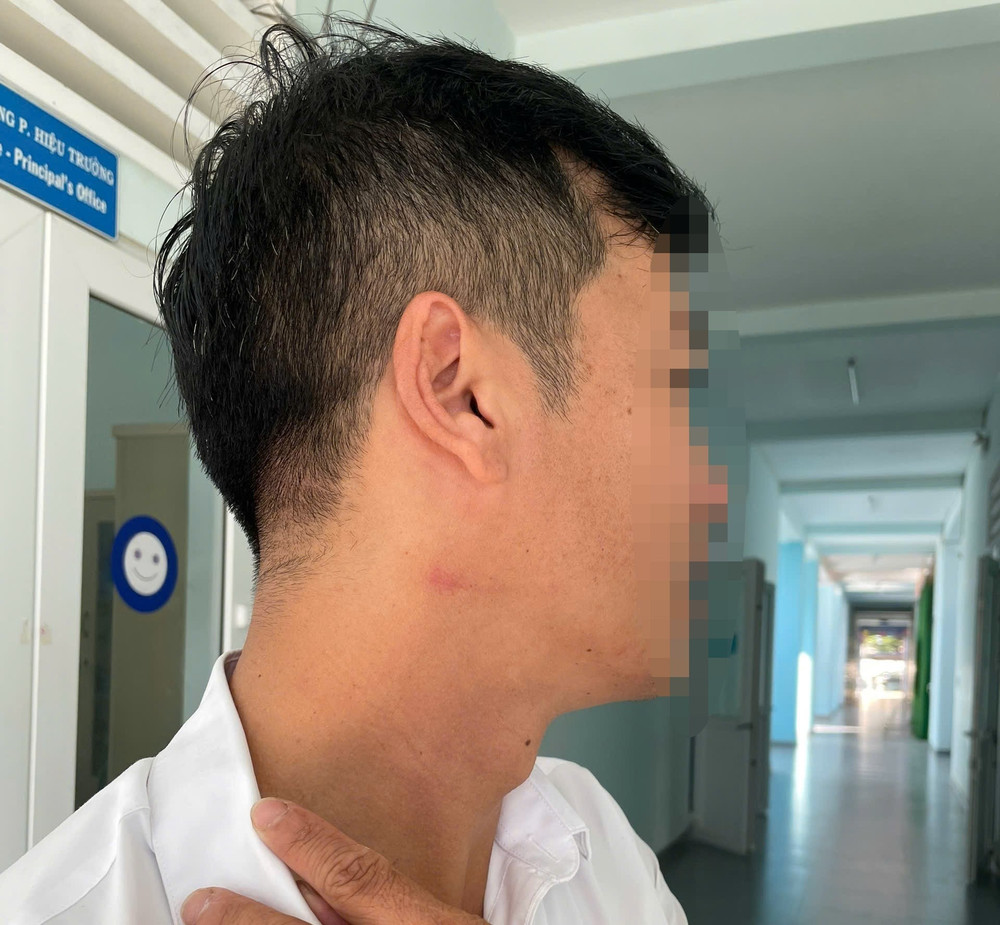 Vụ thầy giáo bóp cổ đồng nghiệp tại sân trường: Từng đánh học sinh, dạy sai kiến thức, chống đối lãnh đạo- Ảnh 3.