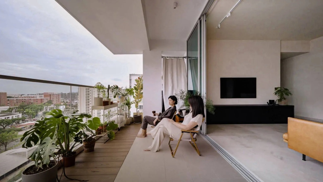 Kinh nghiệm 15 năm sống chung cư: Tôi nhận ra nên mua nhà có ban công phòng ngủ hay ban công phòng khách, chọn đúng thì sống sướng, bán dễ- Ảnh 1.