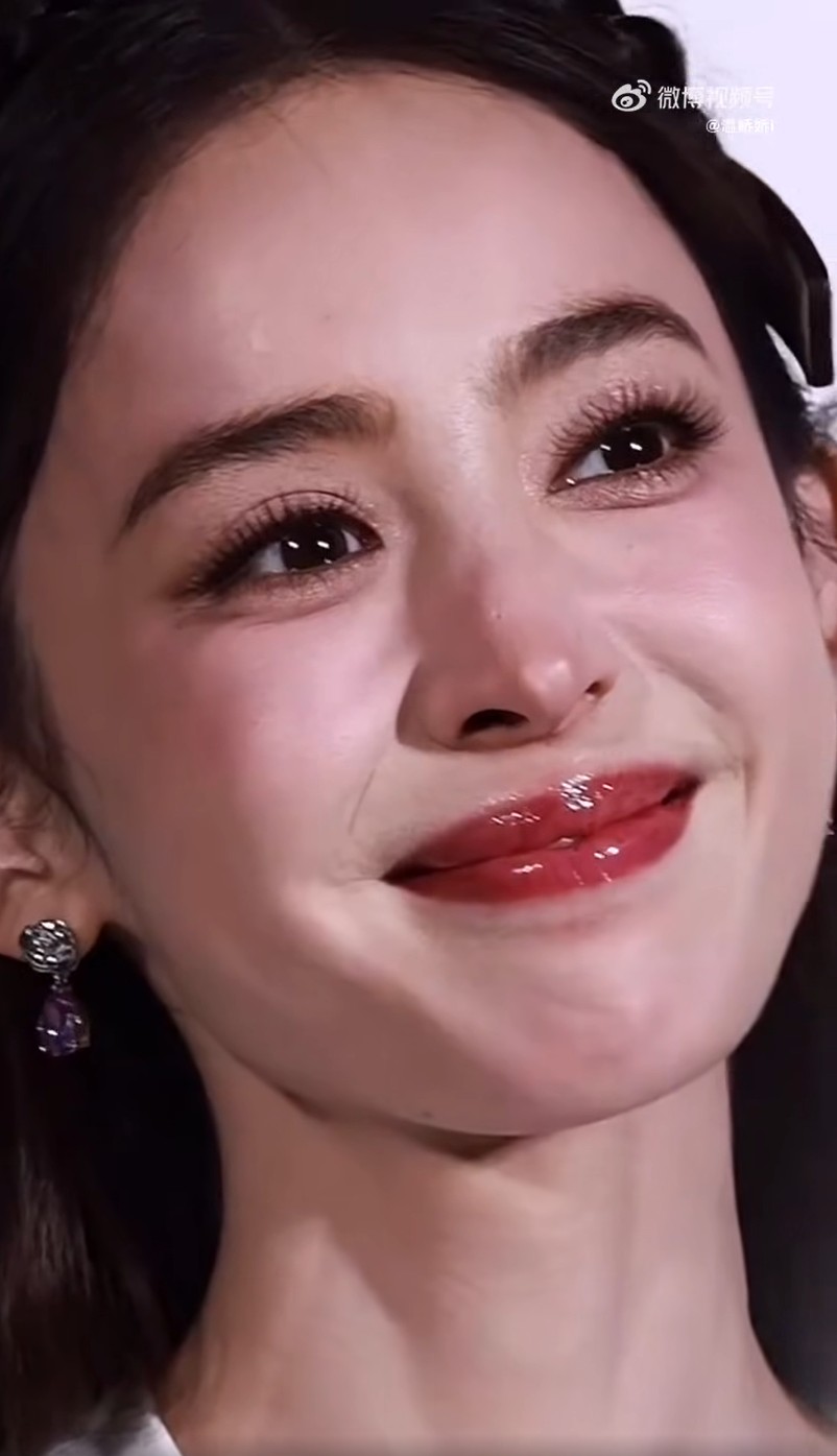 Ai đứng cùng mỹ nhân này cũng thành tàng hình hết: Đẹp nhất trần đời hiếm người bì nổi, 360 độ góc nào cũng phong thần- Ảnh 2.