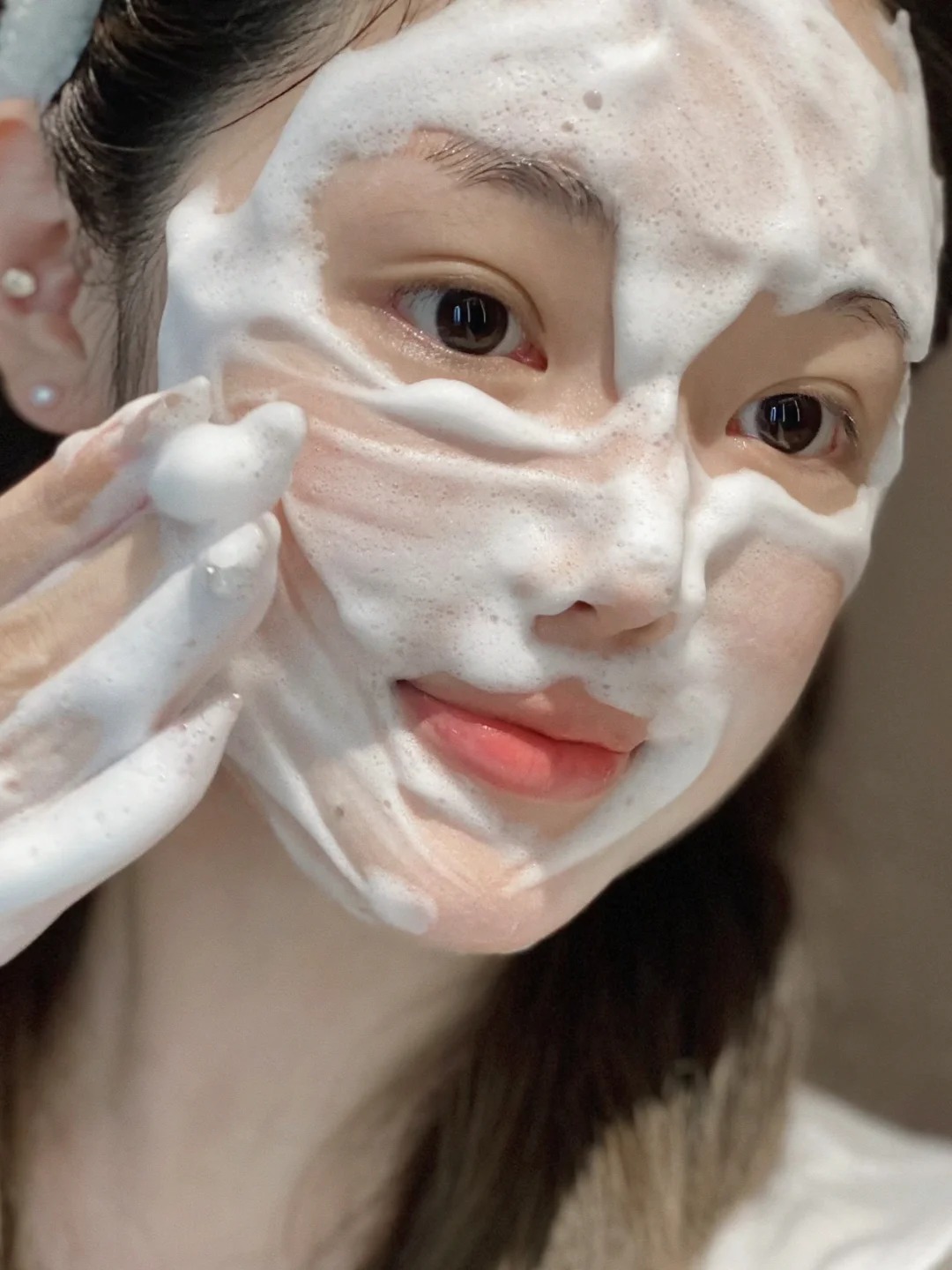 Vì sao không nên rửa mặt buổi sáng?- Ảnh 5.