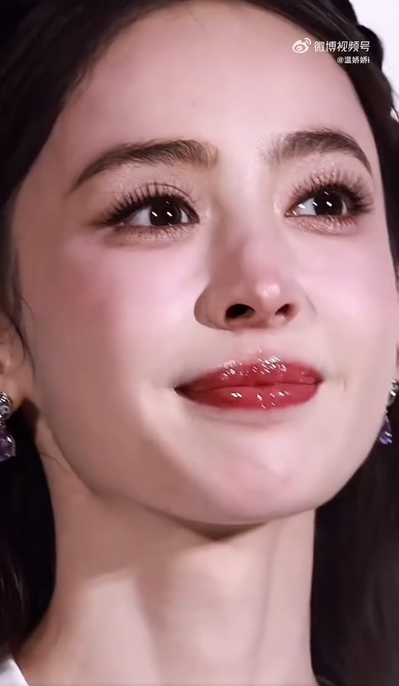 Ai đứng cùng mỹ nhân này cũng thành tàng hình hết: Đẹp nhất trần đời hiếm người bì nổi, 360 độ góc nào cũng phong thần- Ảnh 3.