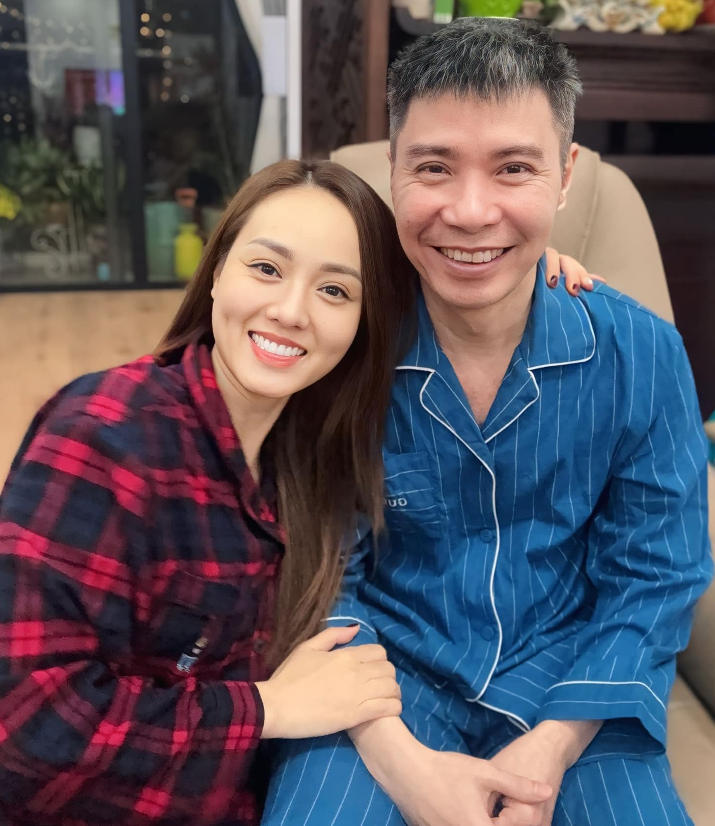 Vợ NSND Công Lý lên tiếng sau tuyên bố 