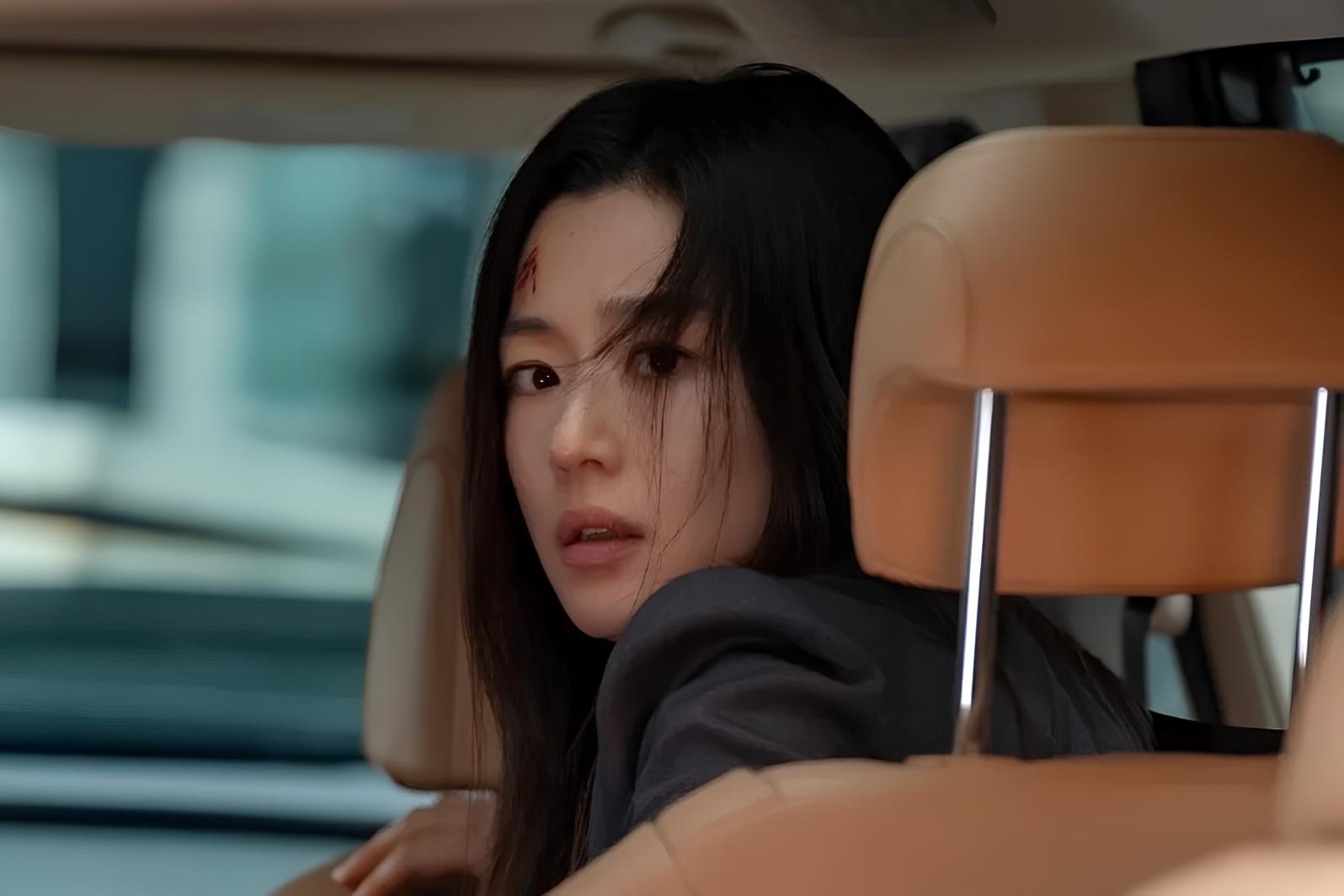 Bom tấn 1.300 tỷ đồng của Jun Ji Hyun bị chê 