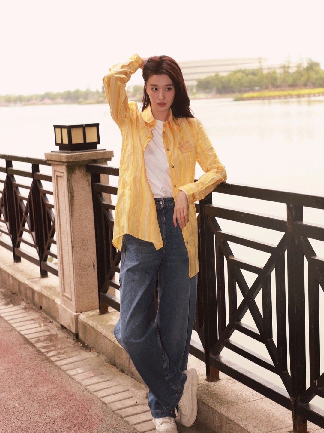 Đây mới là phiên bản đúng tuổi của "bản sao" Lưu Diệc Phi- Ảnh 17.