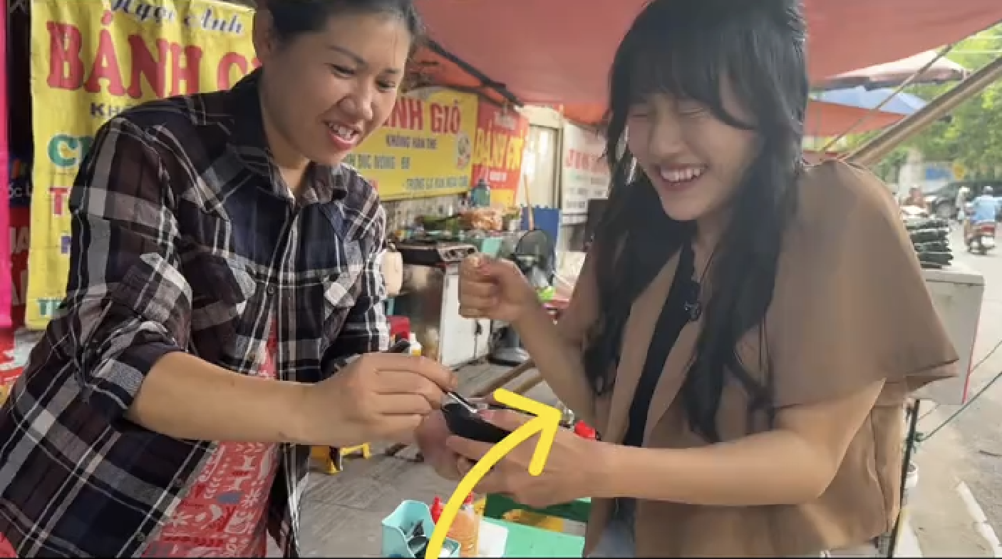 Khách Nhật hét ầm ĩ khi thử món ăn Việt từng nằm trong danh sách "đáng sợ nhất thế giới"- Ảnh 1.