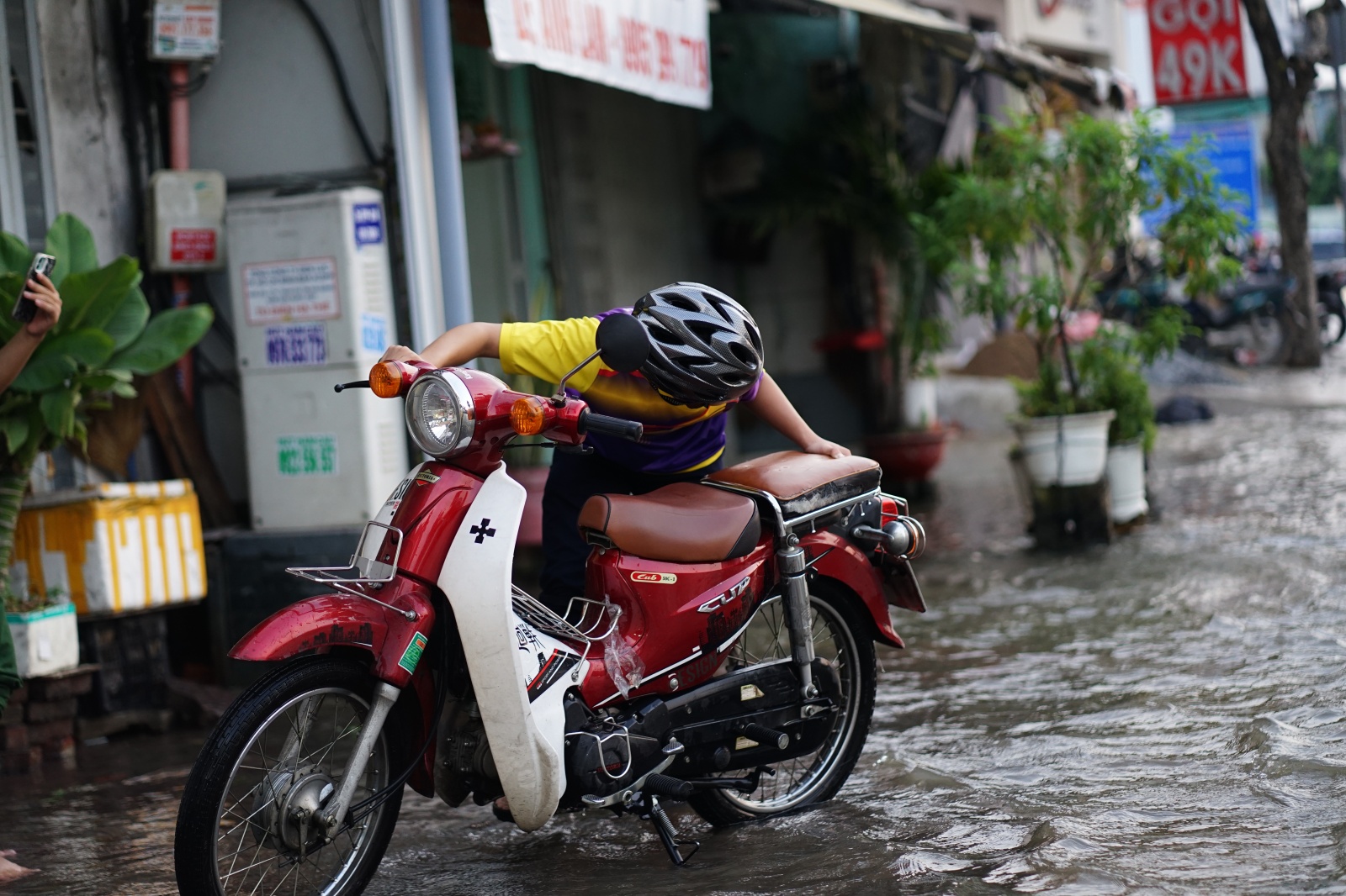 TP.HCM: "Vượt sông" về nhà- Ảnh 11.
