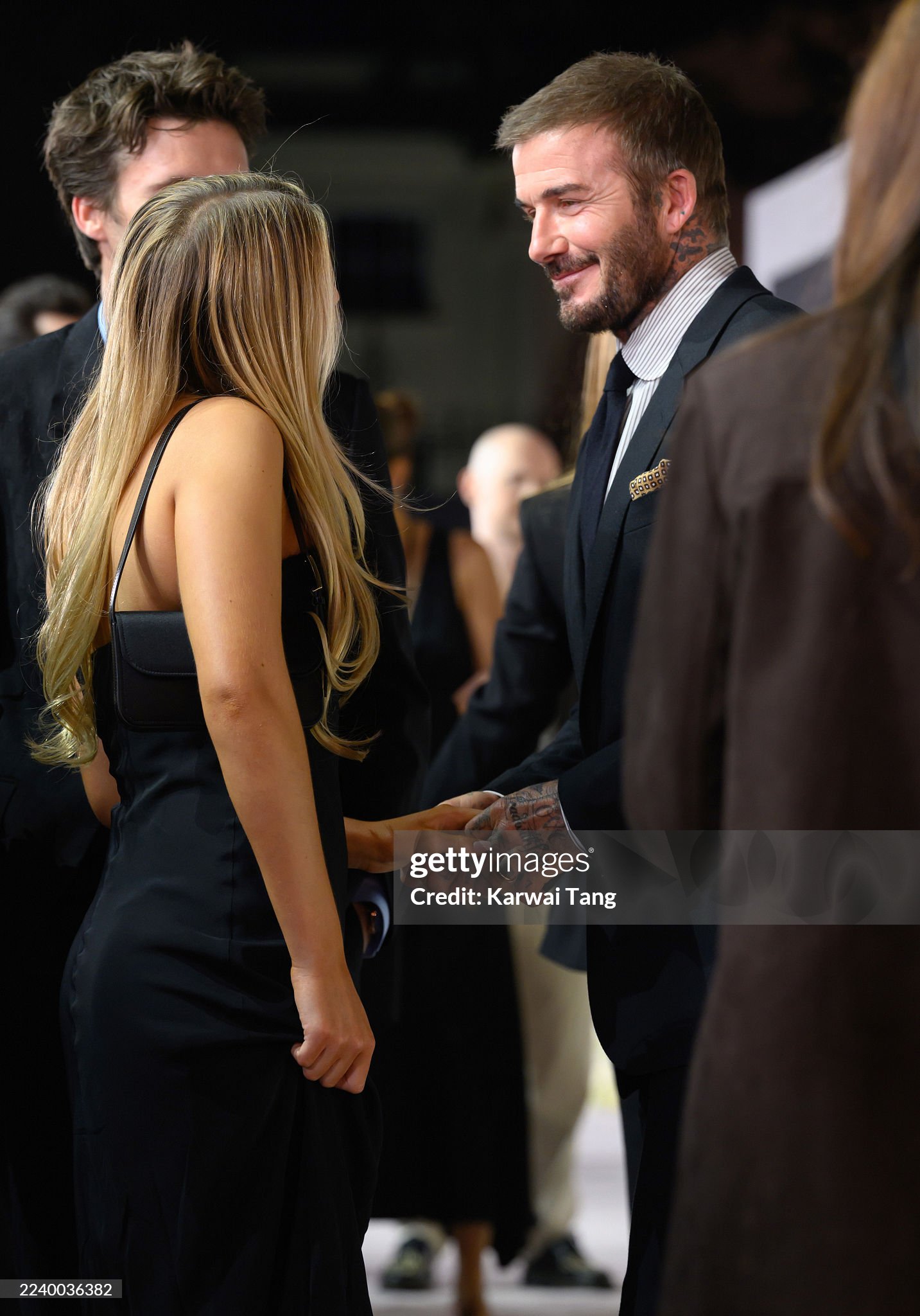 Tiểu thư Harper Beckham chiếm trọn spotlight ở buổi ra mắt phim của mẹ - Victoria, 